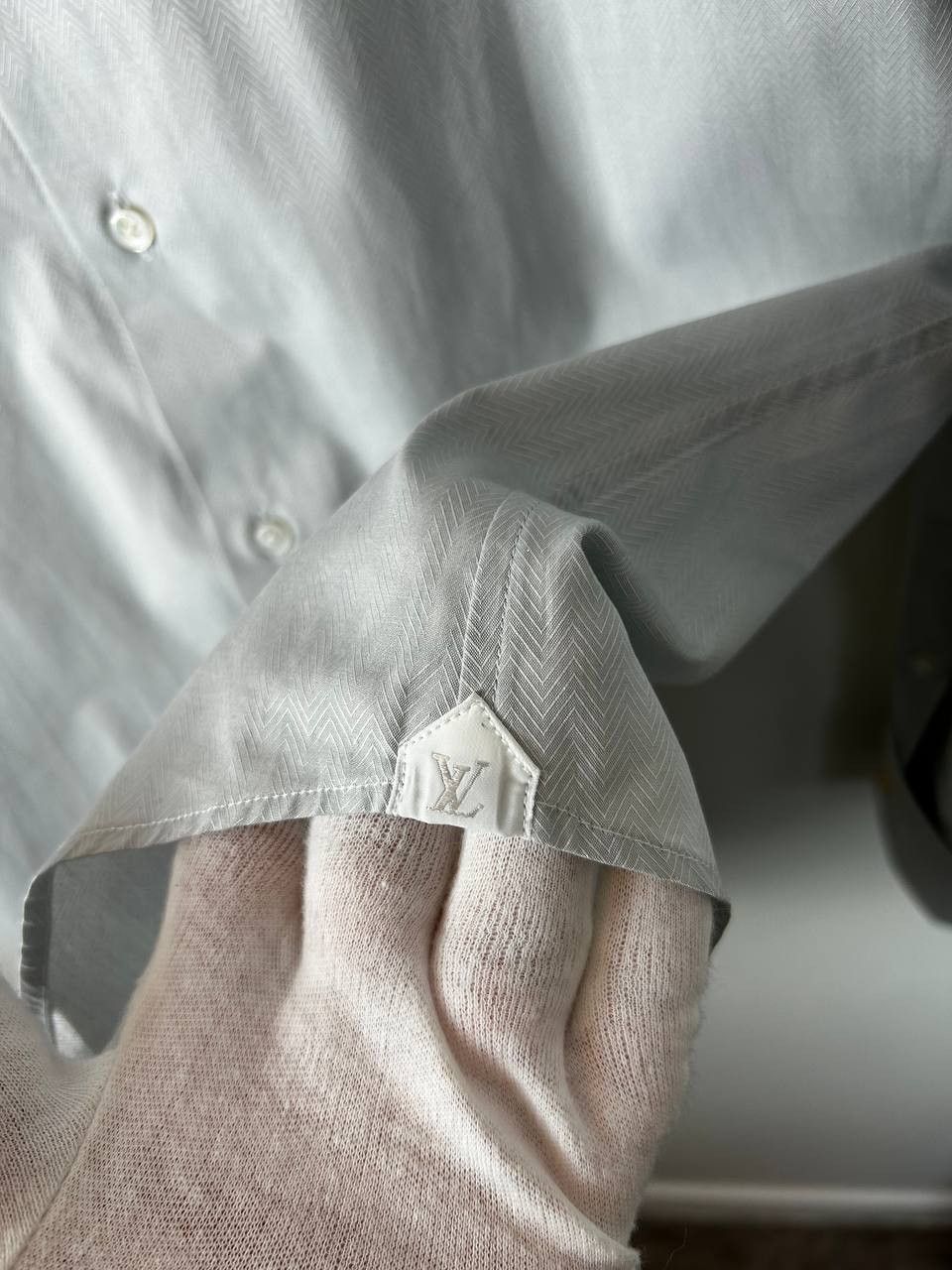 Louis Vuitton Louis Vuitton Classic Button Ups Shirt with cufflinks Size US L / EU 52-54 / 3 - 6 Thumbnail