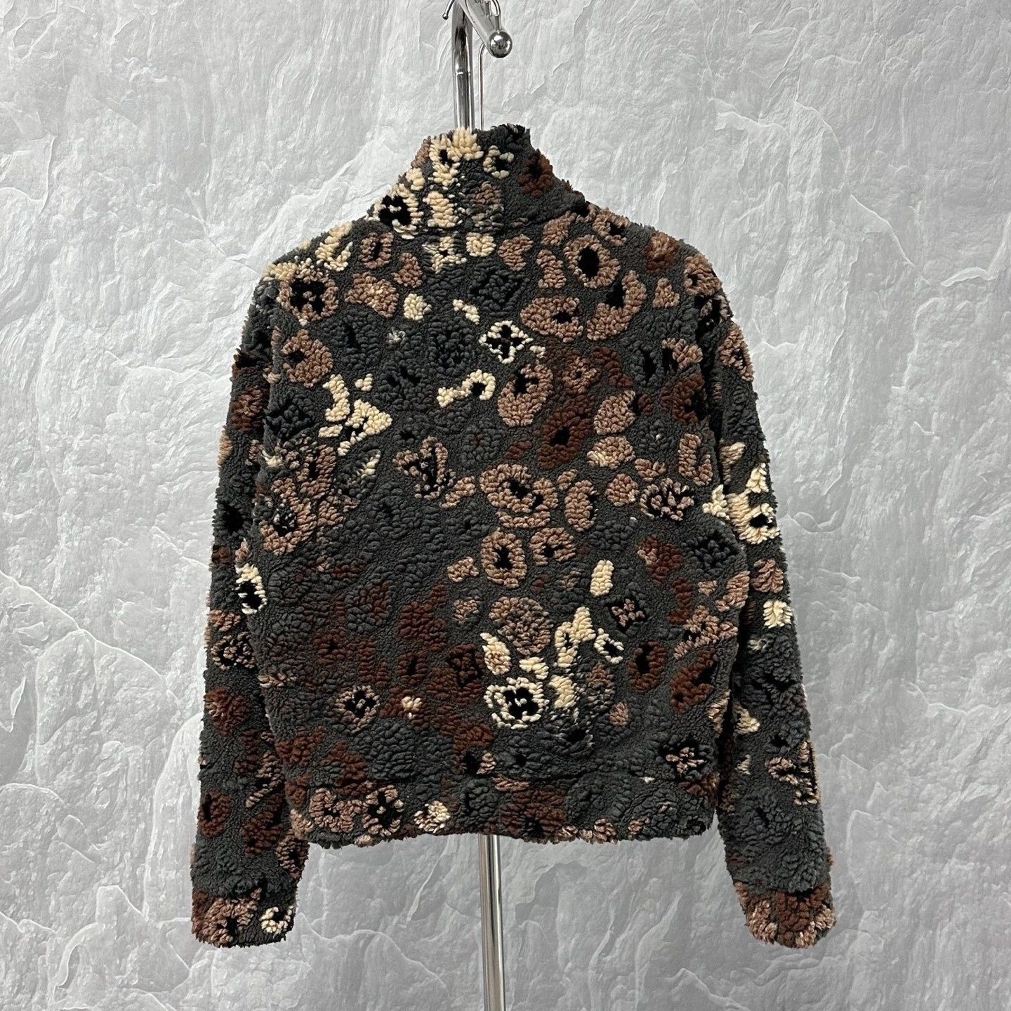 Louis Vuitton Louis Vuitton Nigo FW25 Double-Sided Teddy Coat Size US S / EU 44-46 / 1 - 2 Thumbnail