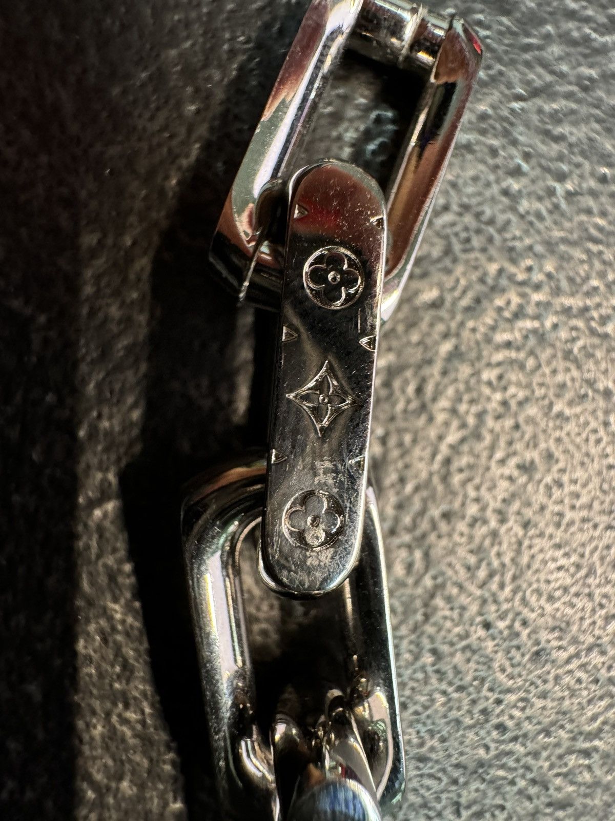 Louis Vuitton Louis Vuitton Monogram Chain Bracelet Size ONE SIZE - 8 Thumbnail