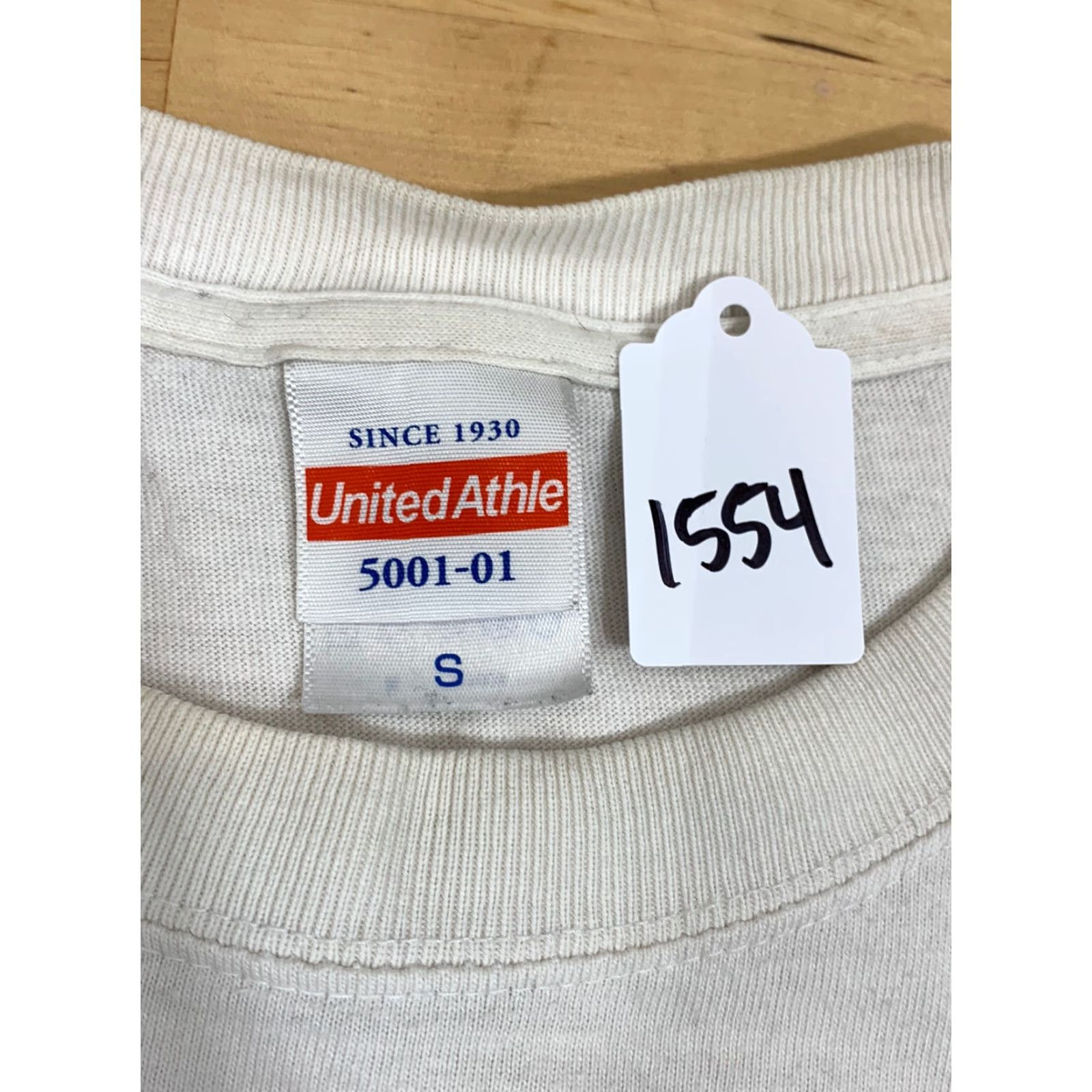 Vintage United Athle This Is Living Corona Extra White Shirt S Crew Neck Men Short Sleeve 1554 Beer Vintage? Size US S / EU 44-46 / 1 - 4 Thumbnail