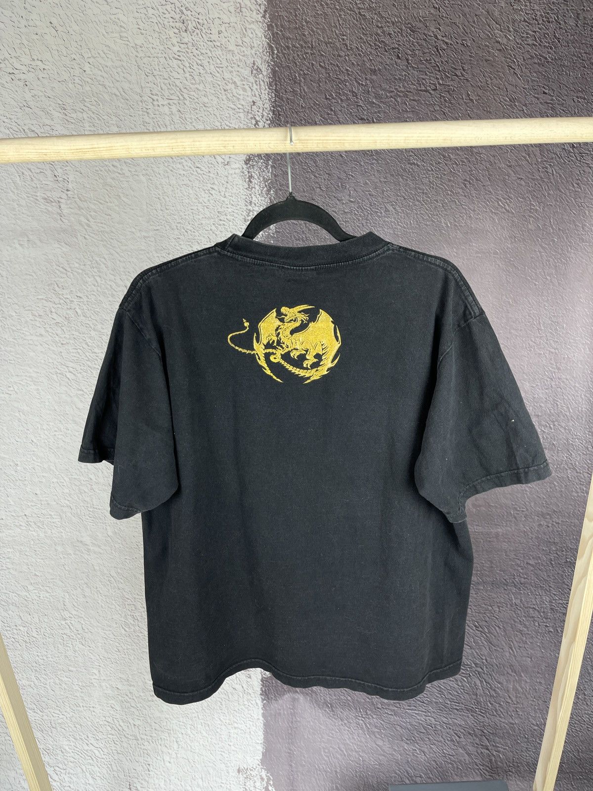 Japanese Brand Vintage 90s y2k Japanese dragon in the dark band tee shirt Size US L / EU 52-54 / 3 - 2 Thumbnail