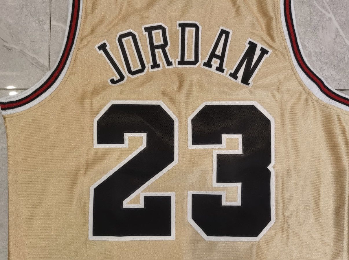 NBA Canotta NBA Basket Chicago Bulls Michael Jordan #23 - L Size US L / EU 52-54 / 3 - 4 Thumbnail