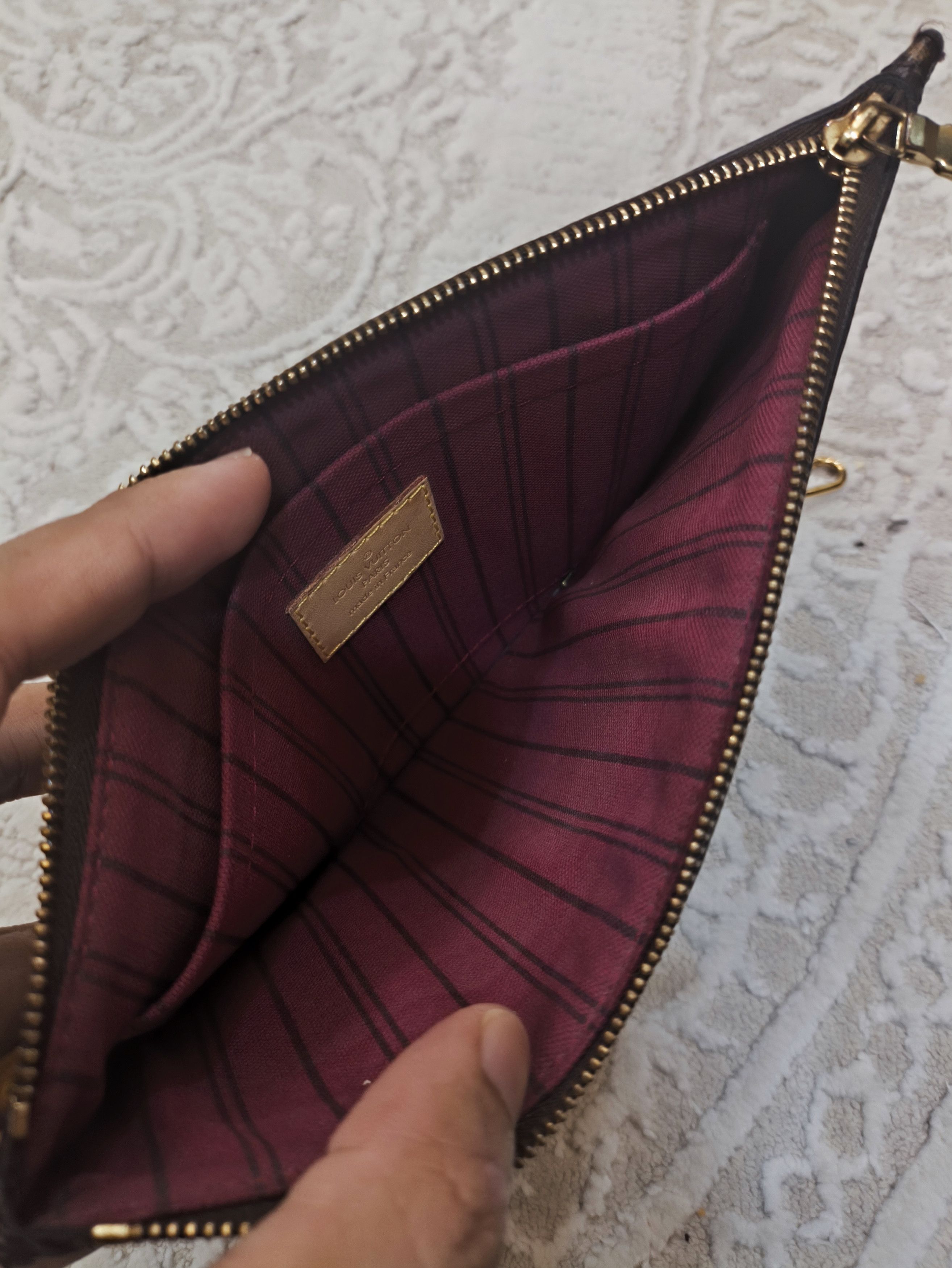 Louis Vuitton Louis Vuitton Monogram Neverfull GM Pouch Accessories Bag Size ONE SIZE - 8 Thumbnail