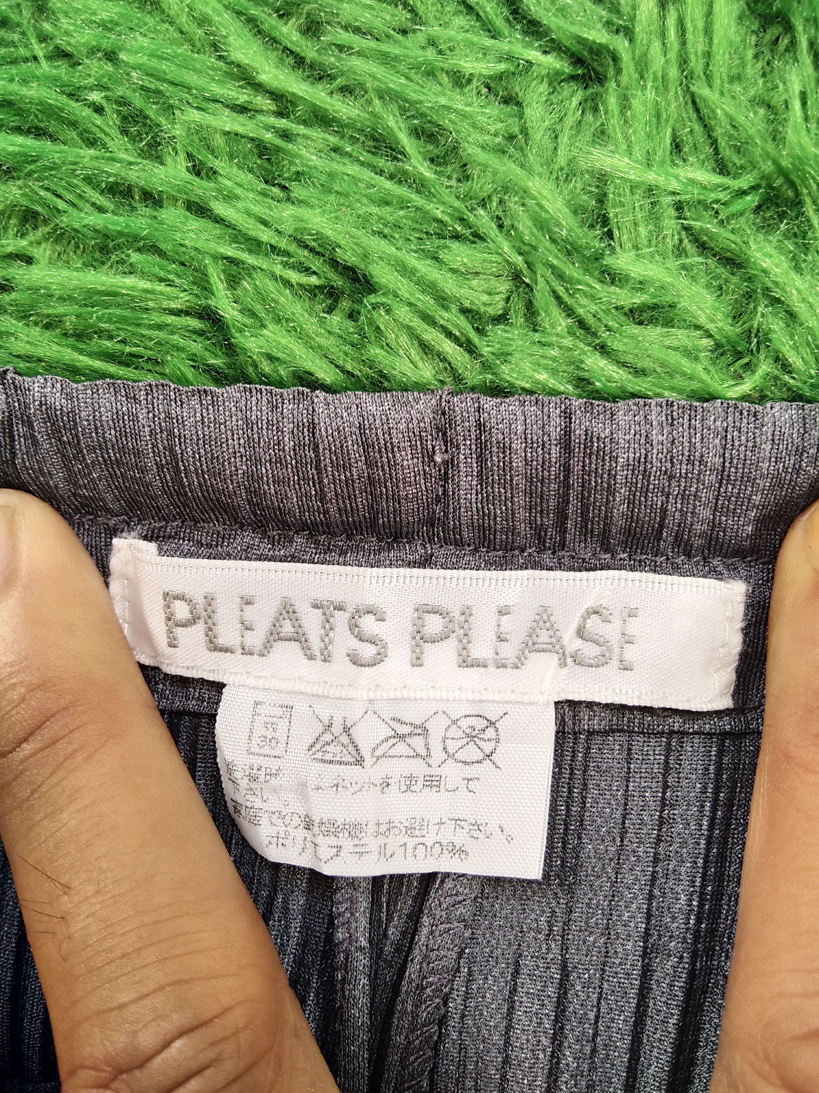 Issey Miyake × Japanese Brand × Pleats Please Issey Miyake ISSEY MIYAKE PLEATS PLEASE BASICS PANTS Size 32" / US 10 / IT 46 - 4 Thumbnail