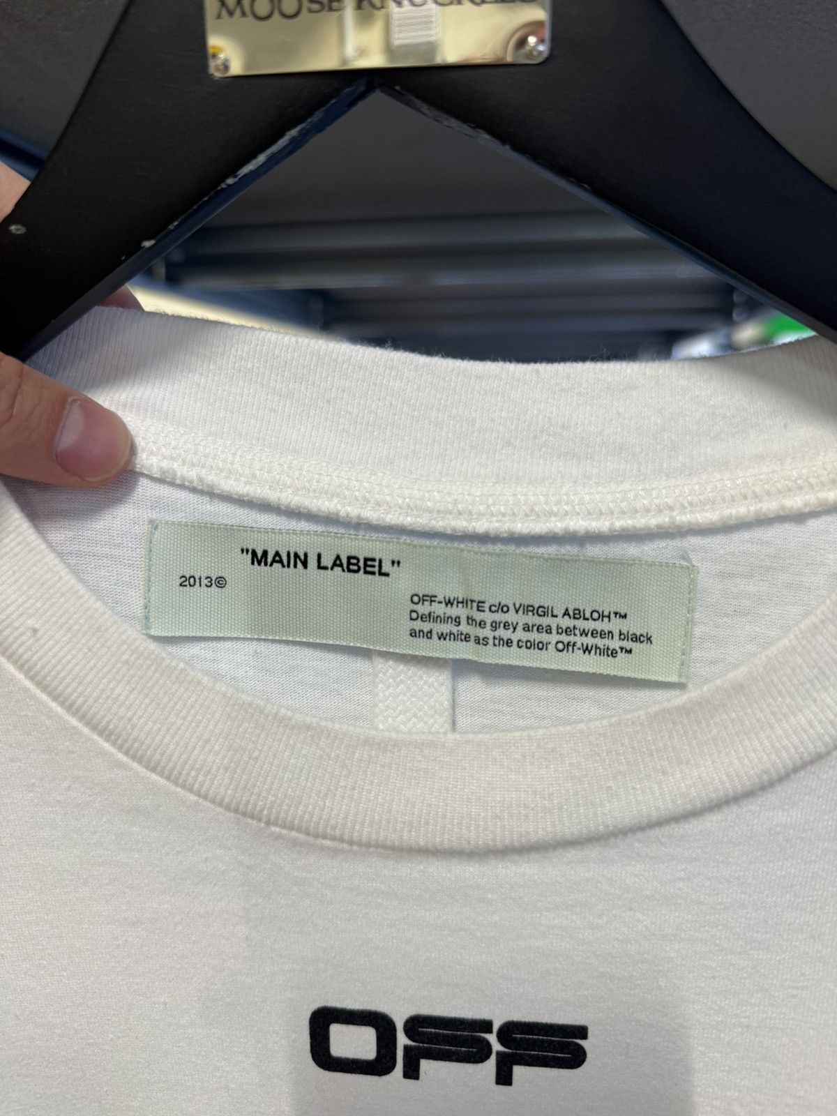 Off-White Airport Tape Arrow T-shirt NEW 500$ retail