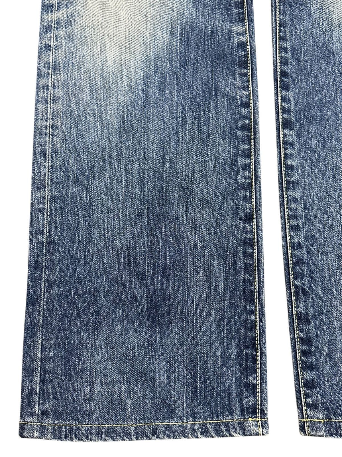 Japanese Brand Vintage Japanese Uniqlo Blue Wash Distress Style Loose Jeans Size US 34 / EU 50 - 7 Thumbnail
