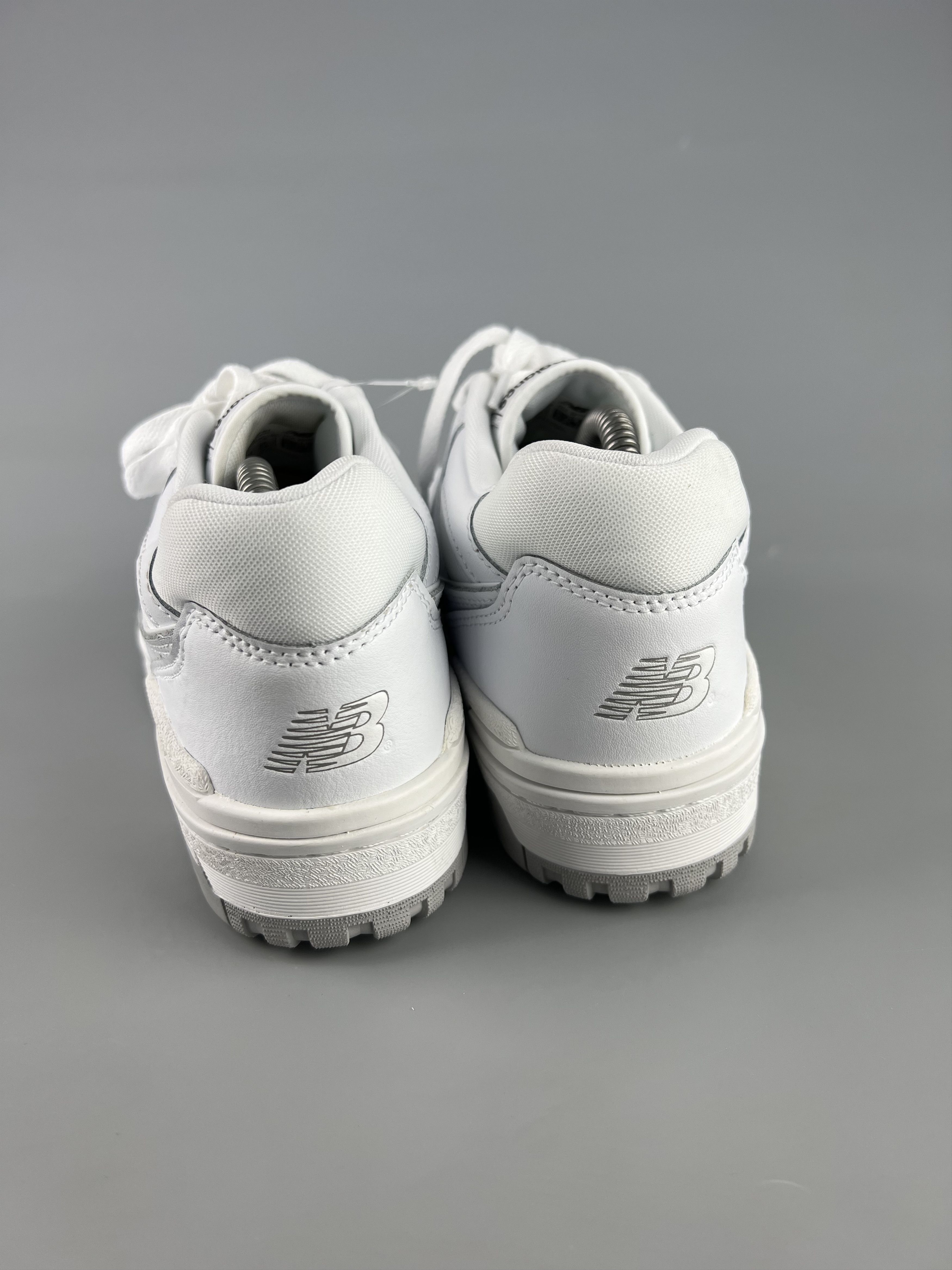 New Balance New Balance 550 White Leather Sneakers US7.5 Size US 7.5 / EU 40-41 - 3 Thumbnail