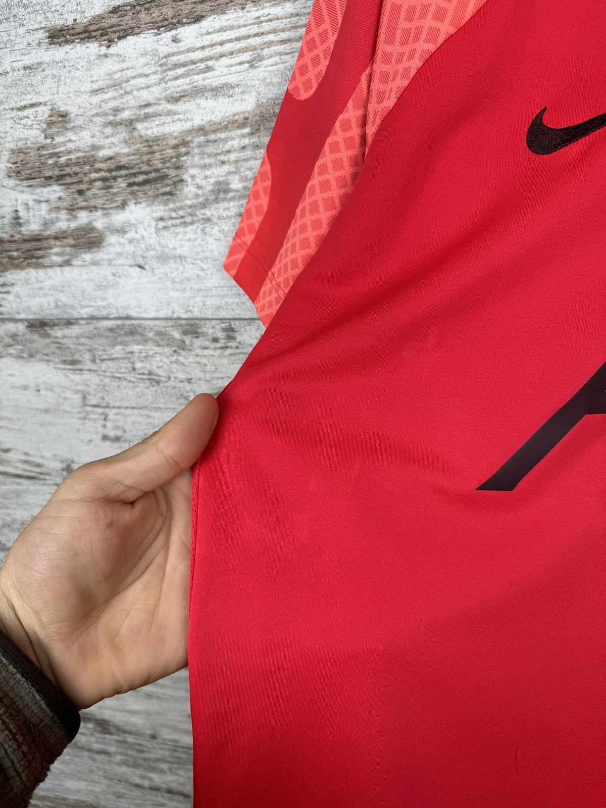 Nike Mens Vintage Nike Liverpool FC T-shirt soccer jersey tee Size US XL / EU 56 / 4 - 3 Thumbnail