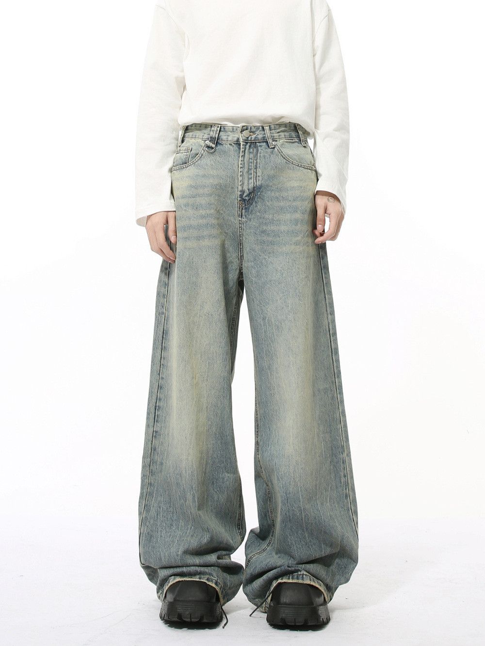 Vintage Men's Cleanfit Distressed Light Blue Loose Washed Jeans Size US 32 / EU 48 - 1 Thumbnail