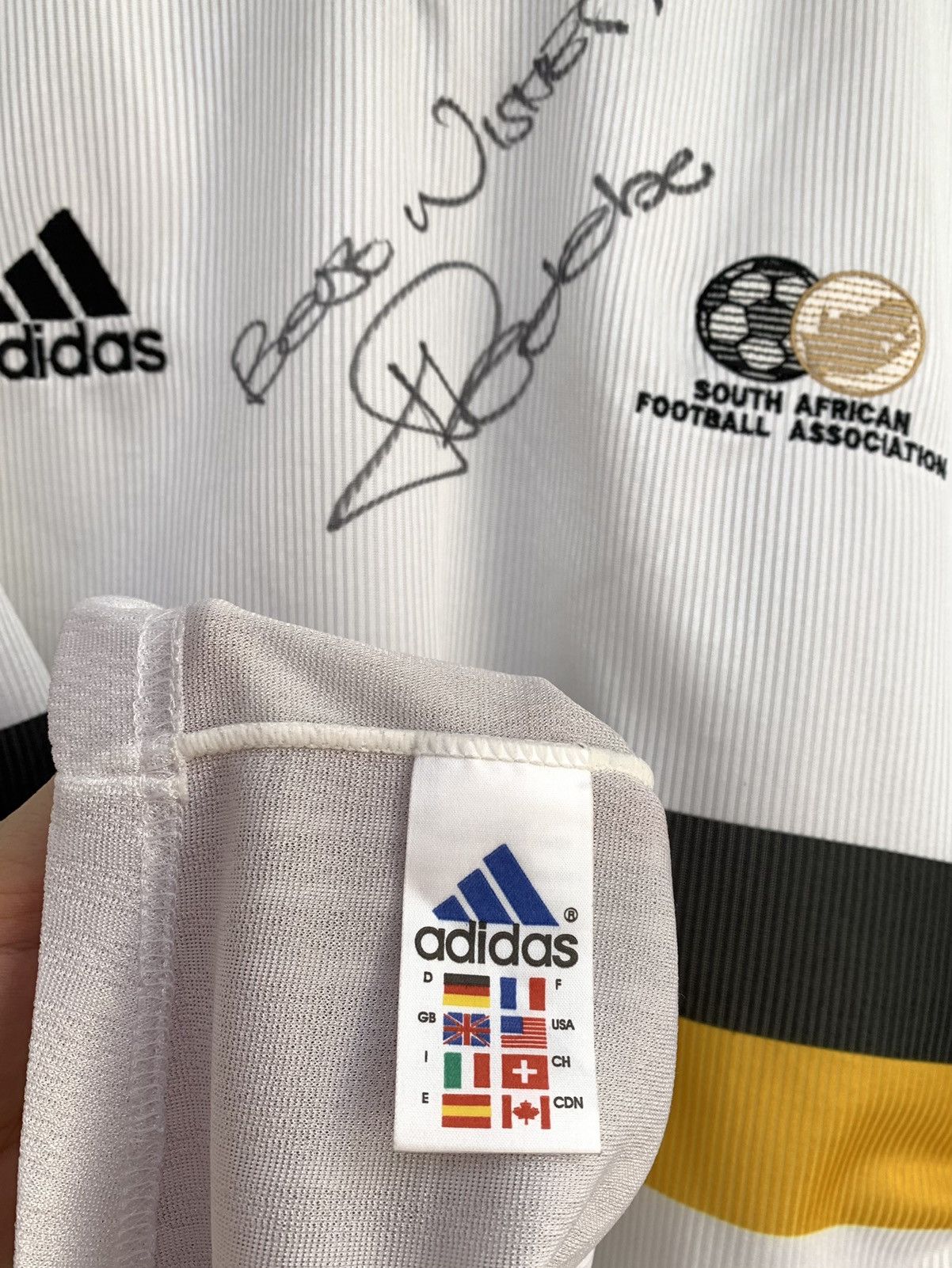 Vintage Adidas South Africa 1999 Lucas Radebe Hand Signed Rare Shirt Size US M / EU 48-50 / 2 - 9 Thumbnail