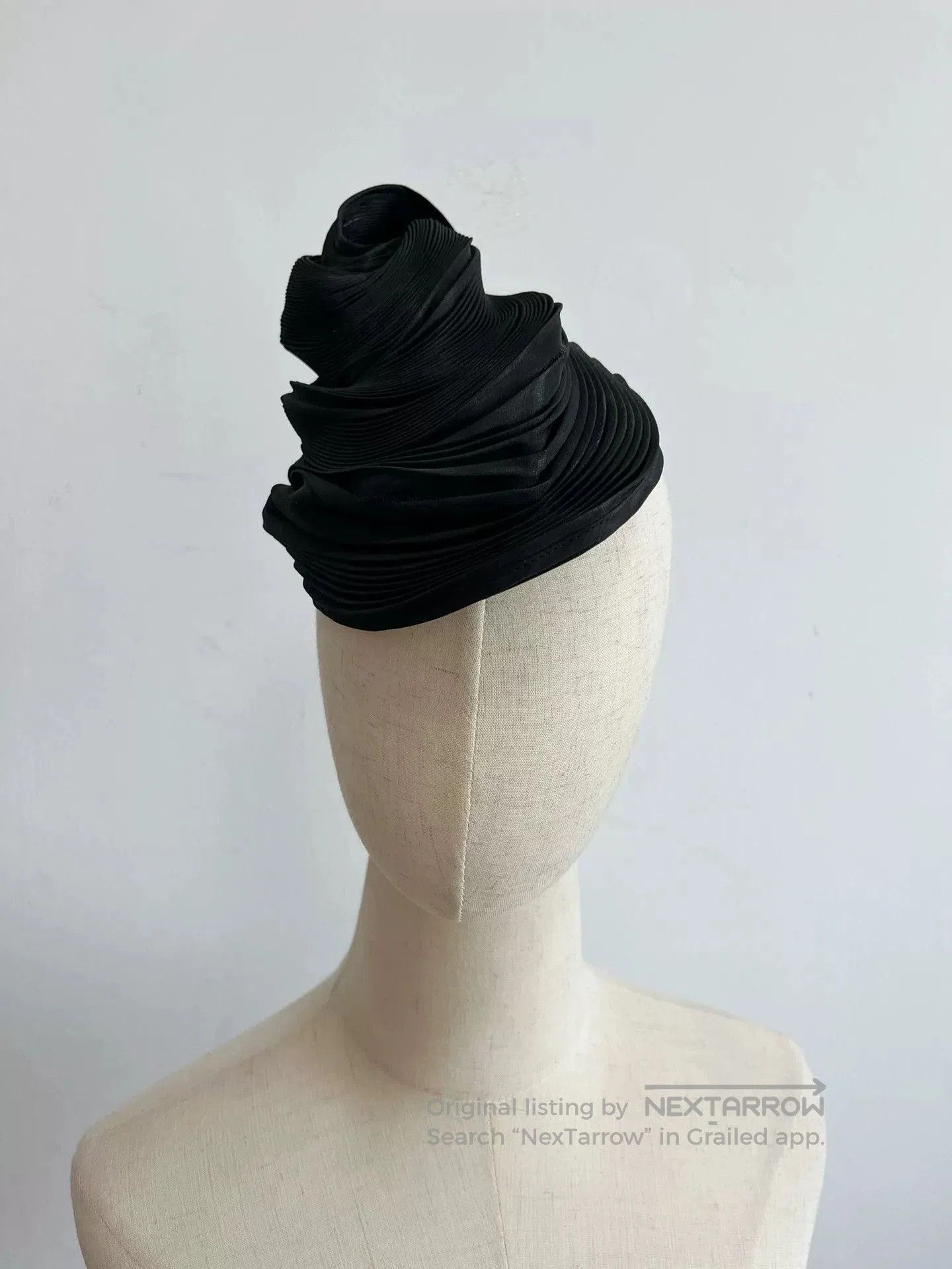 Issey Miyake Issey Miyake 3D Shaped Hat Black. Size ONE SIZE - 3 Thumbnail
