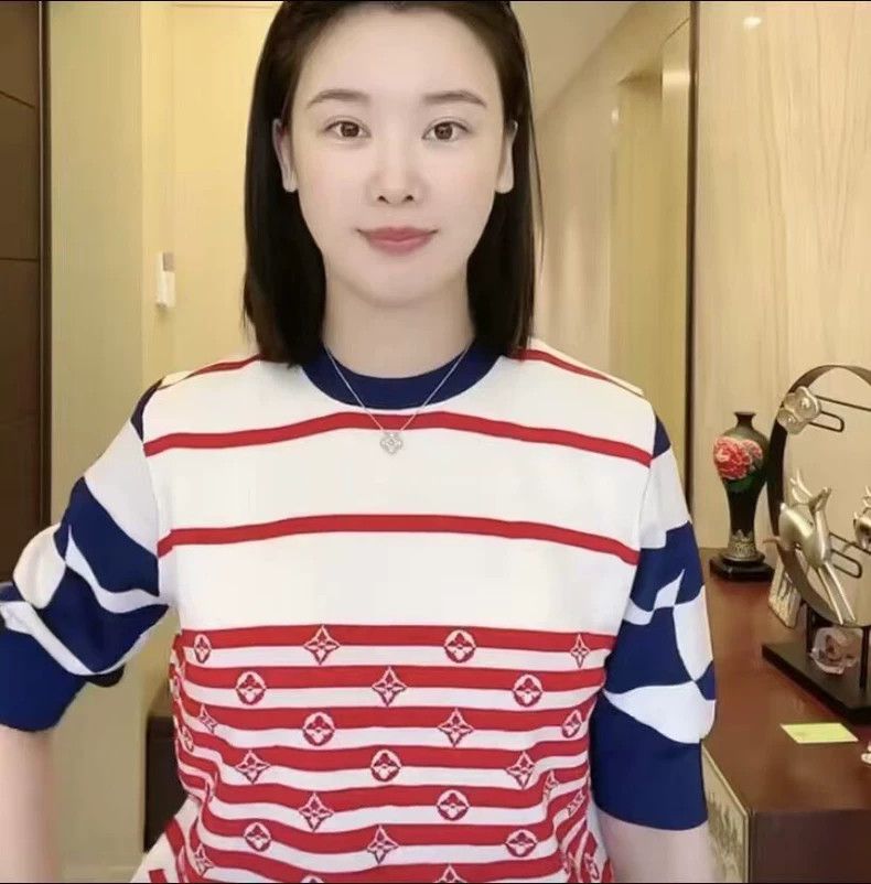 Louis Vuitton Louis Vuitton Color-block logo presbyopic striped mulberry Size XS / US 0-2 / IT 36-38 - 9 Thumbnail