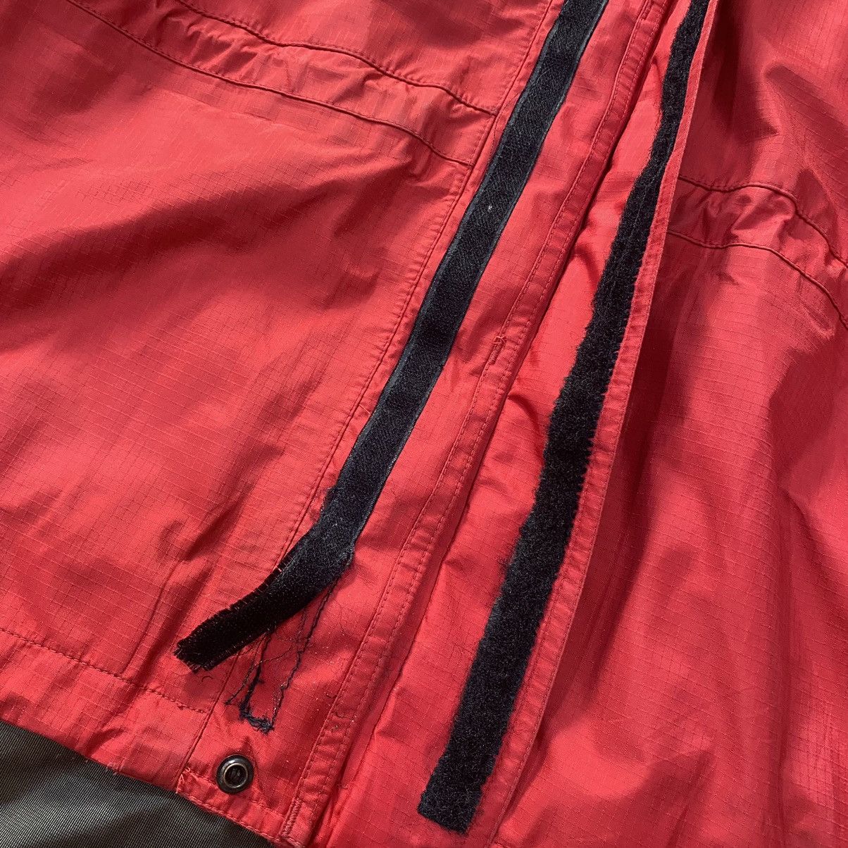 The North Face Vintage 90’s The North Face Gore-Tex Mountain Light Jacket Size US L / EU 52-54 / 3 - 6 Thumbnail