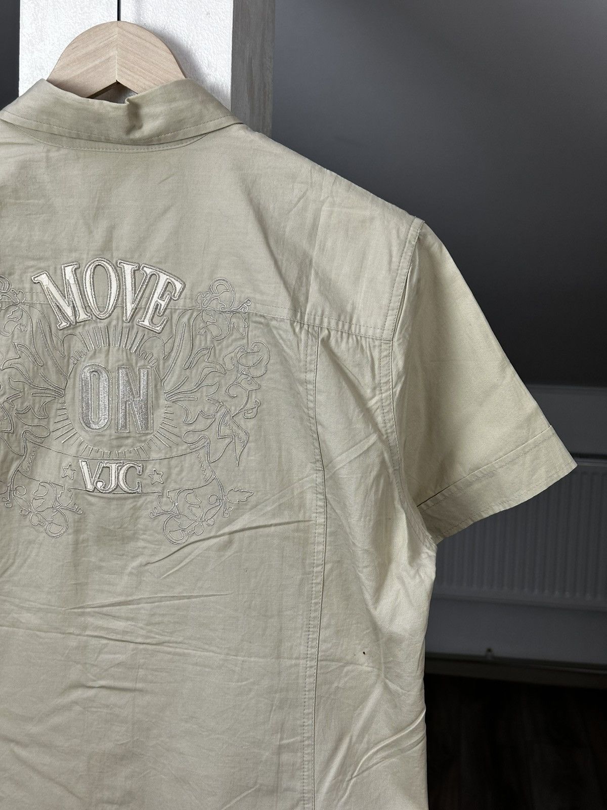 Versace Vintage Y2K Versace Logo Print Dead Stock Shirt Size US XL / EU 56 / 4 - 8 Thumbnail