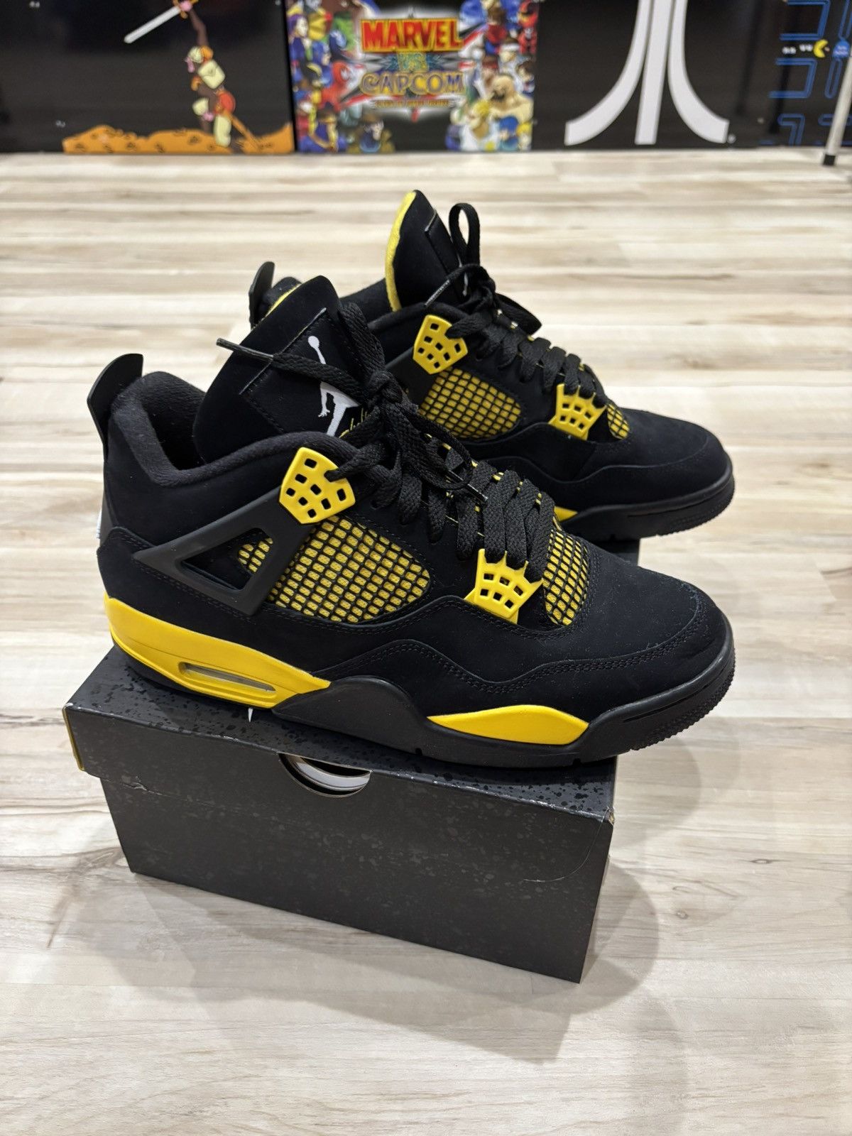 Jordan Brand Jordan 4 thunder Size US 8.5 / EU 41-42 - 4 Thumbnail