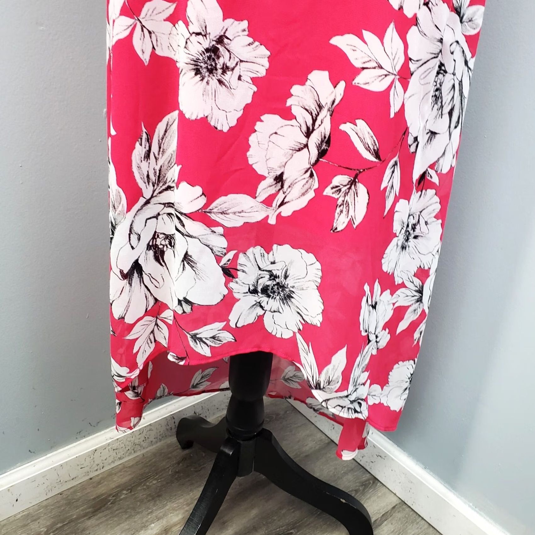 Alfani Alfani Women's Petite 2P Multi Floral Sheath Dress Sleeveless Lined Zip Back Knee Length High Low 100% Polyester Size XS / US 0-2 / IT 36-38 - 4 Thumbnail