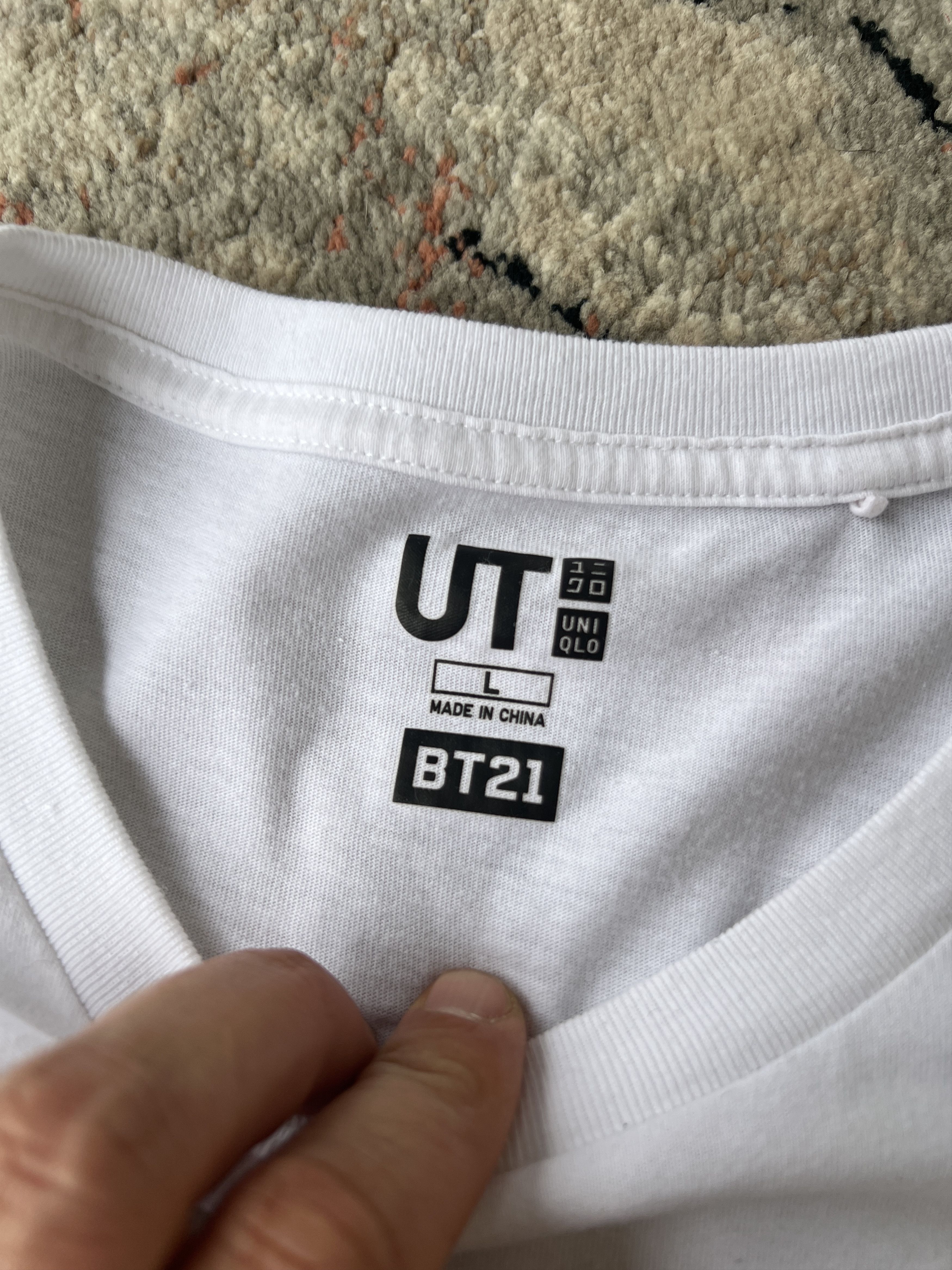 Japanese Brand Uniqlo BT21 Passionate Chimmy T-Shirt Size US L / EU 52-54 / 3 - 3 Thumbnail