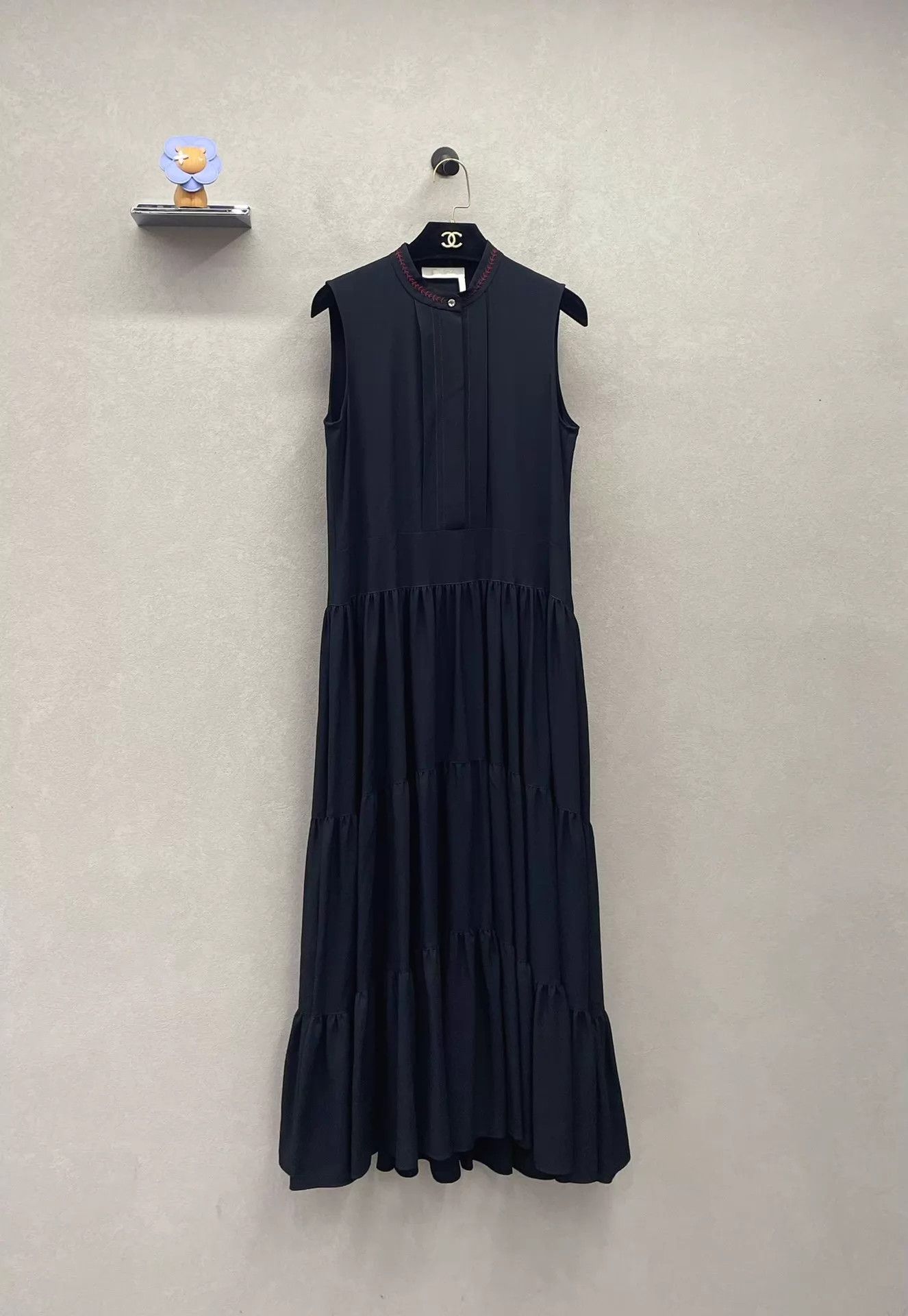 Chloe Chloé Women's Sleeveless Long Black Dress Red Line Detail Size XS / US 0-2 / IT 36-38 - 2 Thumbnail