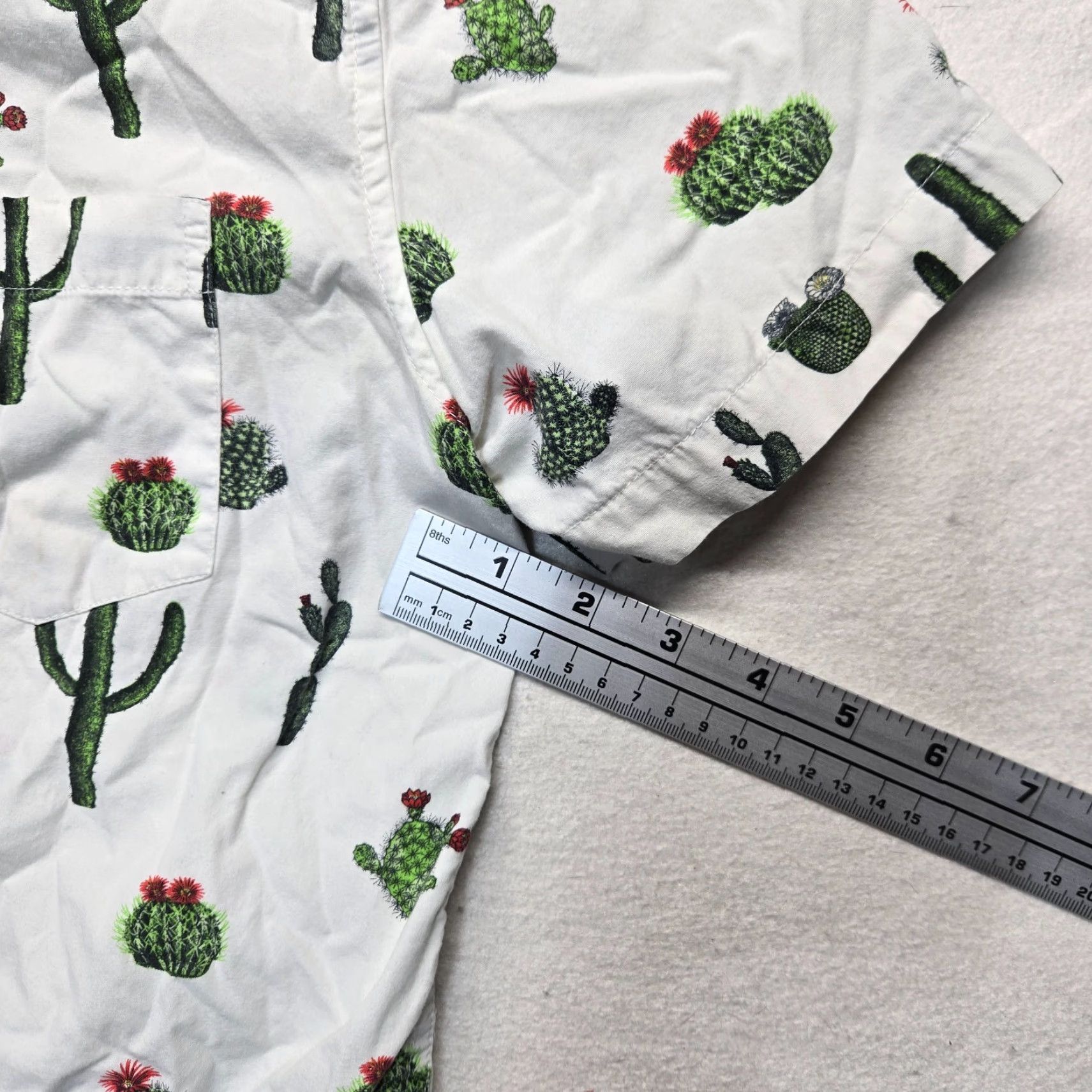 Vintage Vintage Cactus Men’s Short Sleeve Button-Up Shirt Small White Casual Graphic Print Season: Spring Summer Fall Men Size US S / EU 44-46 / 1 - 5 Thumbnail