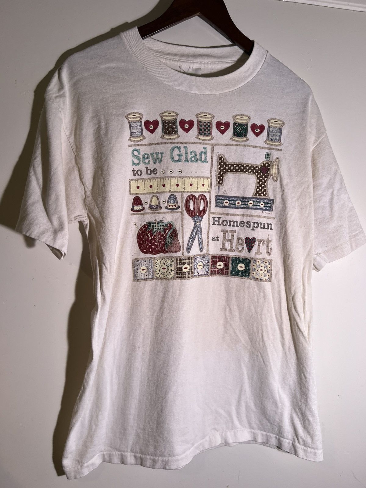 Vintage 90’s 2000’s Y2K Vintage Sew Glad To Be Homespun At Heart Tee Size US L / EU 52-54 / 3 - 1 Thumbnail