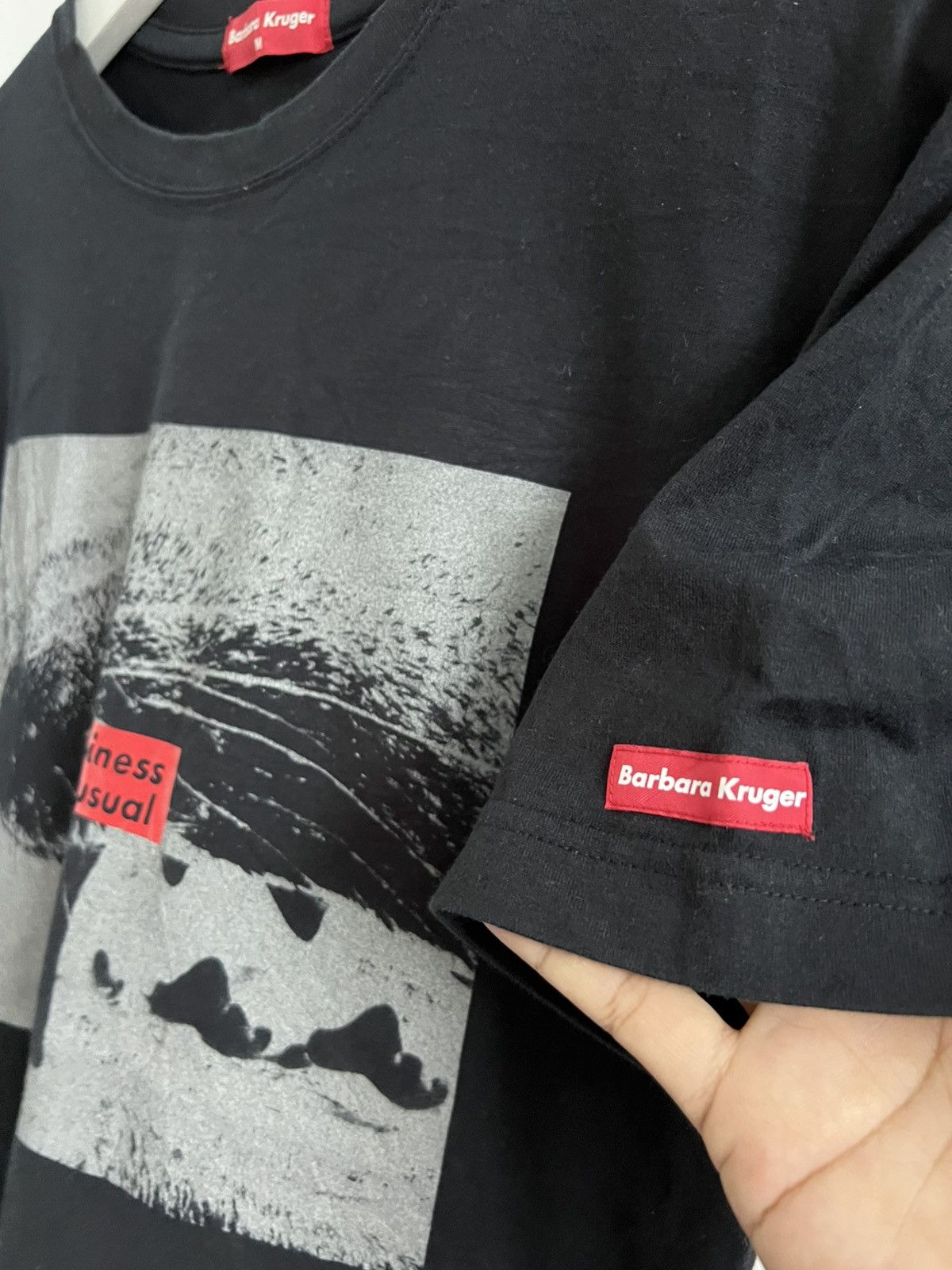 Barbara Kruger × Uniqlo barbara kruger Size US M / EU 48-50 / 2 - 3 Thumbnail