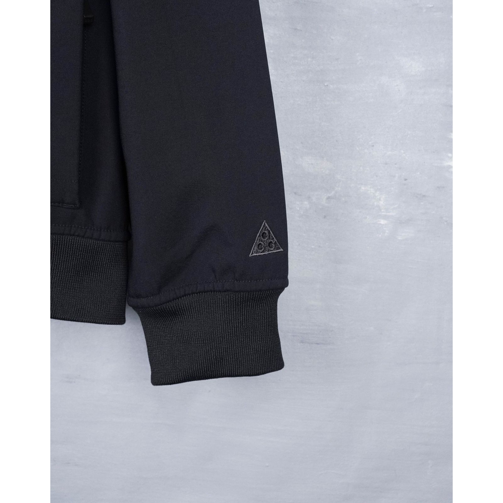 Nike ACG Vintage nike acg softshell black hooded tech zip jacket Size US L / EU 52-54 / 3 - 9 Thumbnail