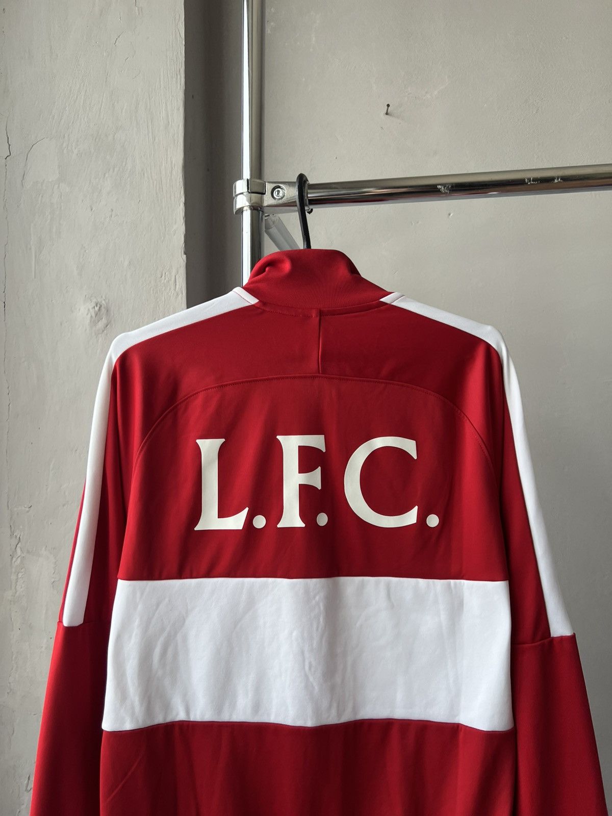 Nike 2020 LIVERPOOL TRACK JACKET ANTHEM RED/WHITE NIKE SIZE M Size US M / EU 48-50 / 2 - 12 Thumbnail