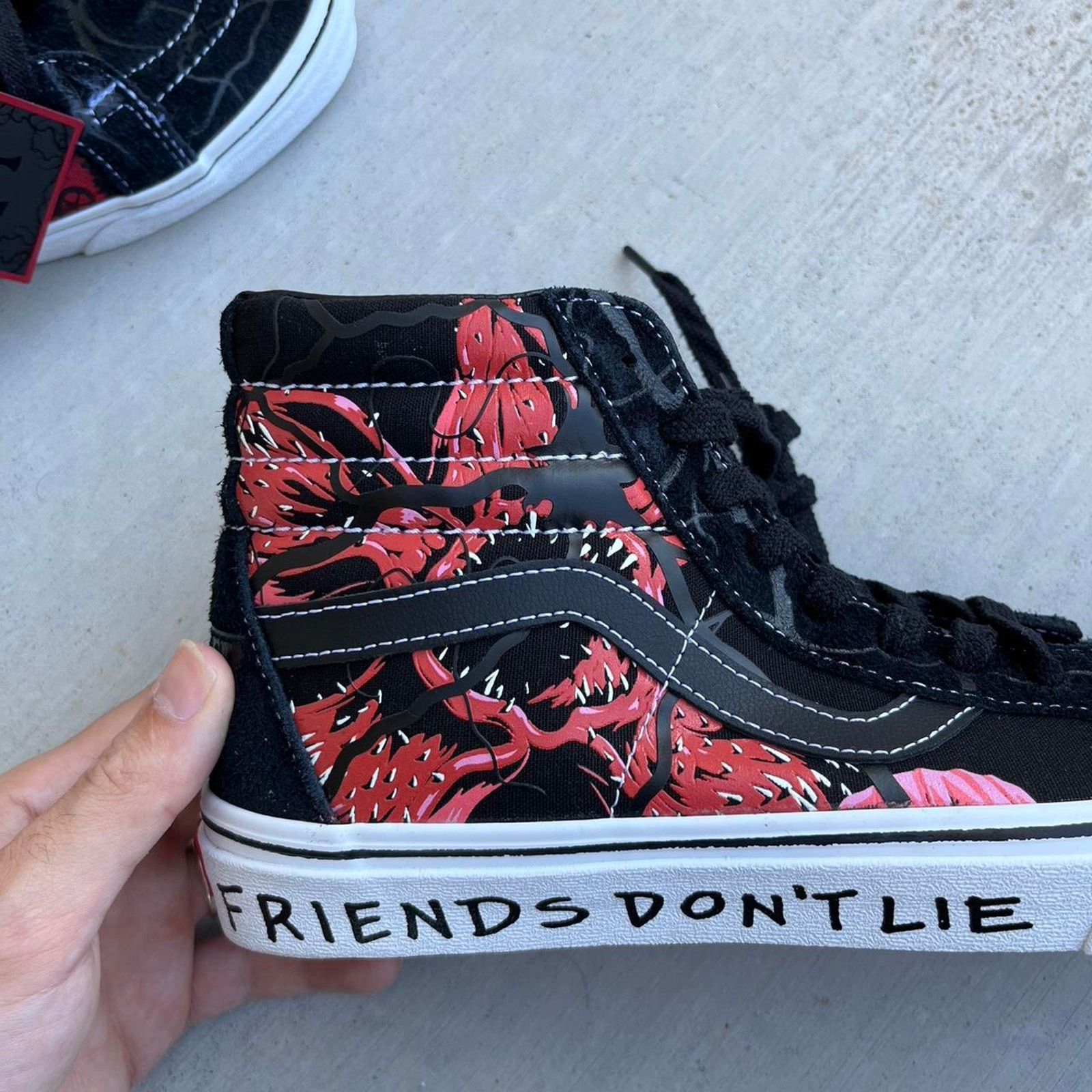 Vans STRANGER THINGS X VANS COLLAB! Size US 10 / EU 43 - 6 Thumbnail