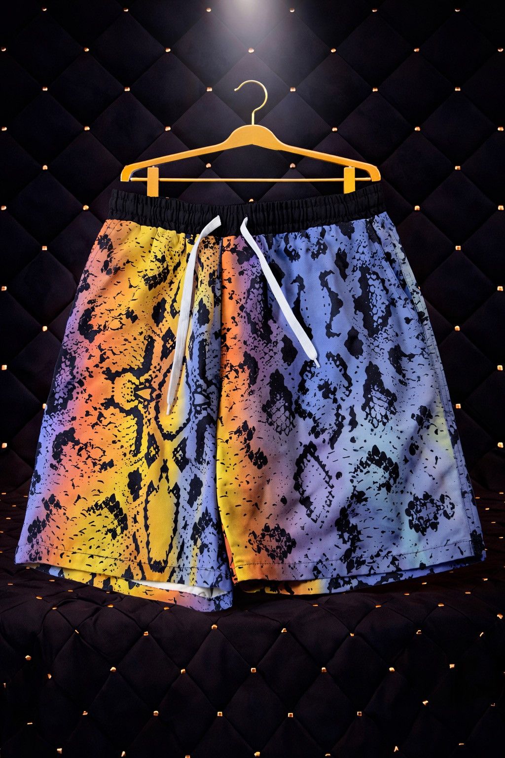 Other RAINBOW SNAKESKIN PRINT SHORTS Size US 32 / EU 48 - 1 Preview