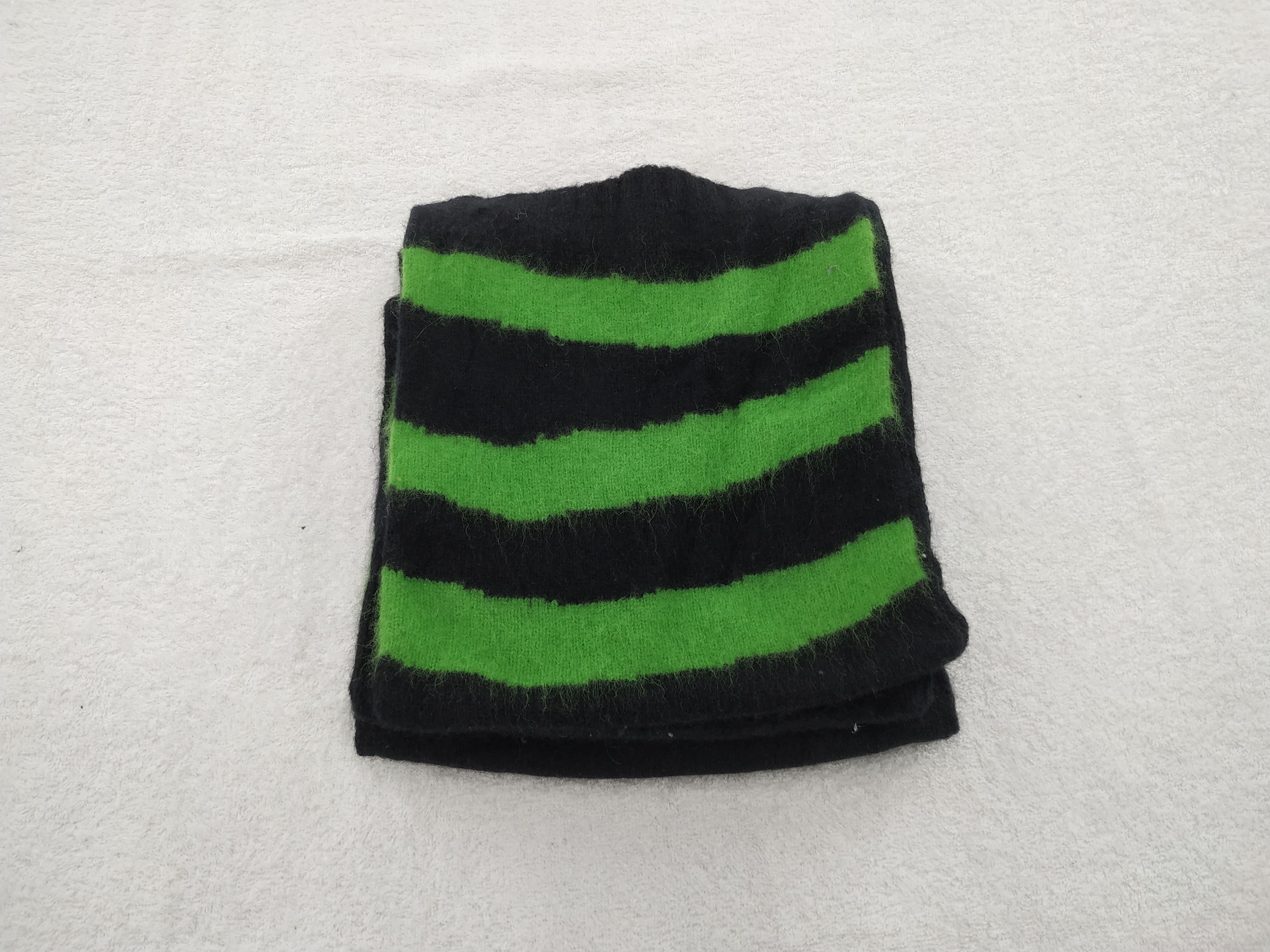Marc by Marc Jacobs Vintage Marc Jacobs Cashmere Scarf/Muffler/Neckwear MF004 Size ONE SIZE - 4 Thumbnail