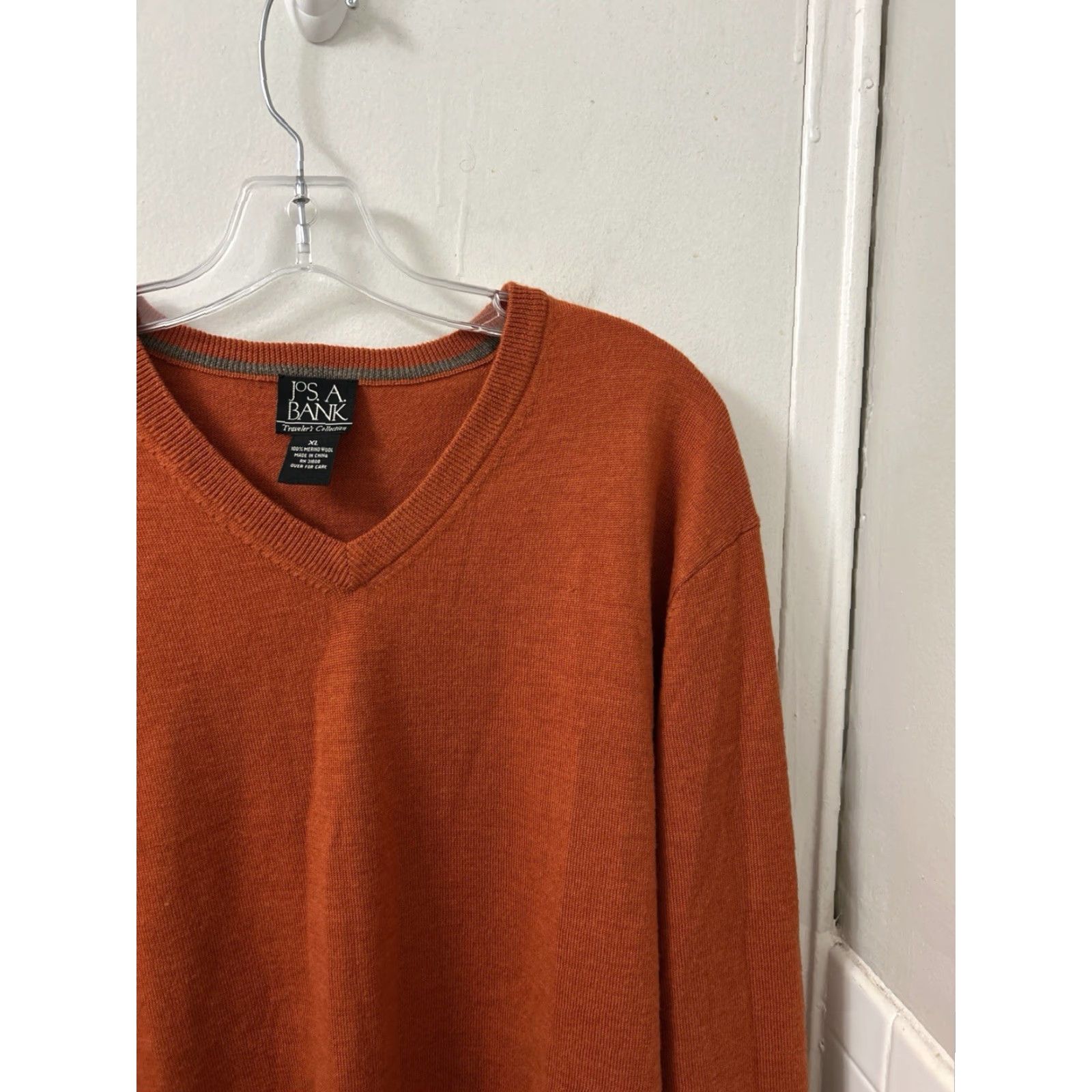 Jos. A. Bank Jos A Bank Travelers Collection Sweater Mens XL Orange V-Neck 100% Merino Wool Size US XL / EU 56 / 4 - 4 Thumbnail