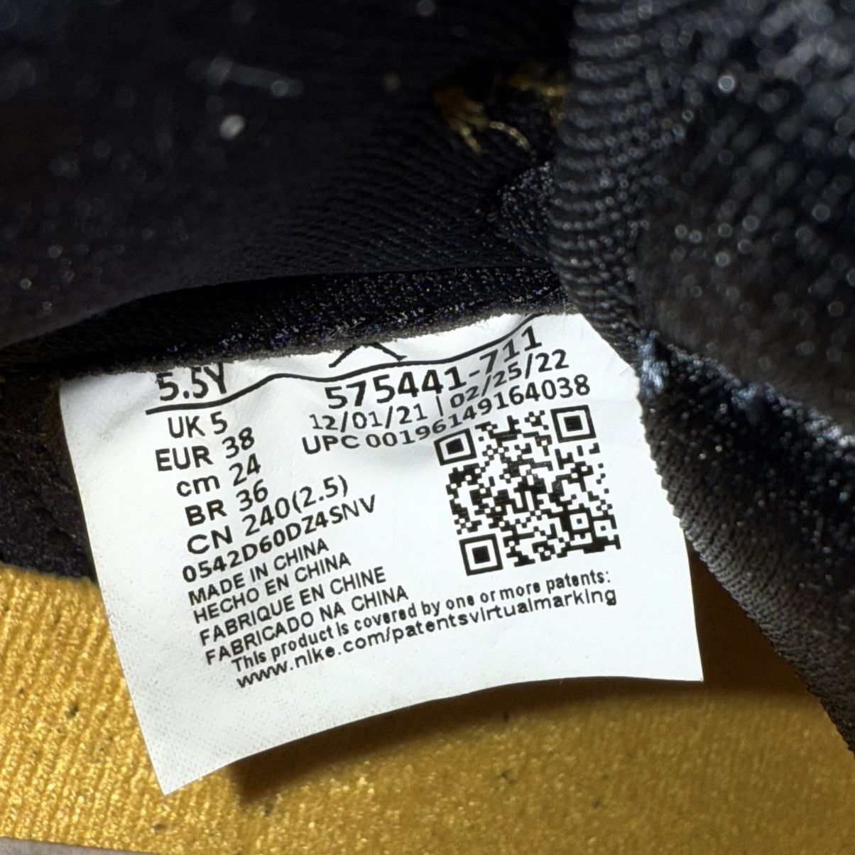 Nike Air Jordan 1 ‘Taxi’ Size US 5.5 / EU 38 - 6 Thumbnail