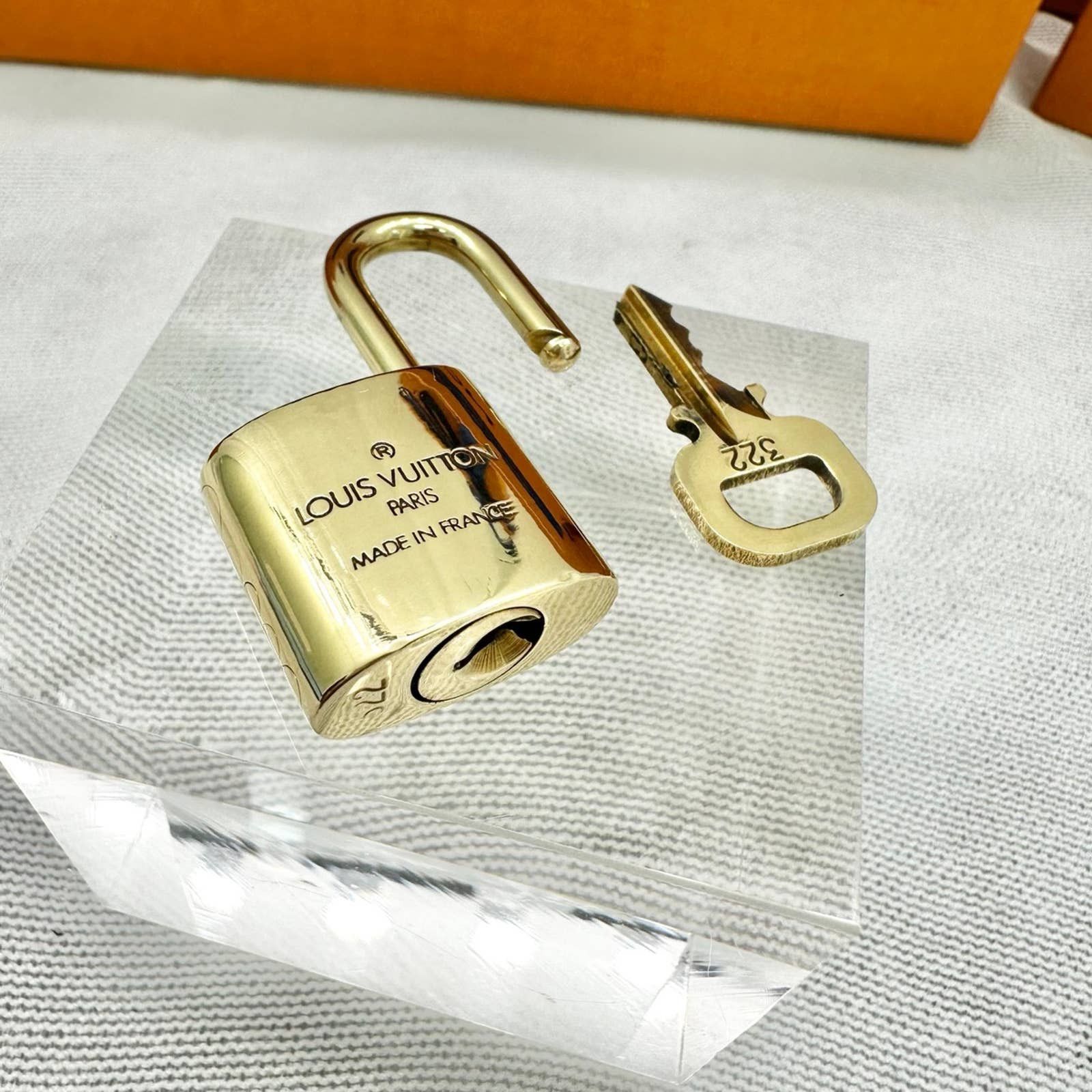 Louis factory Vuitton lock and key #307