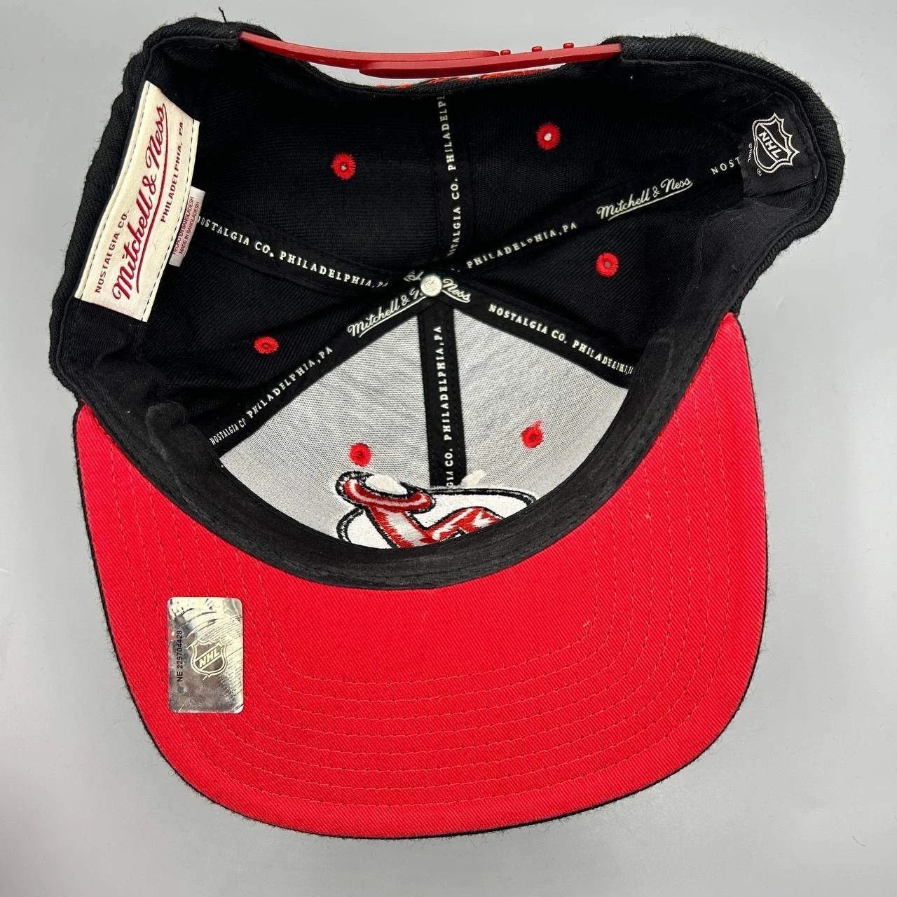 Mitchell & Ness New Jersey Devils Hat Men Black Red Embroidered Snap Back Size ONE SIZE - 2 Thumbnail