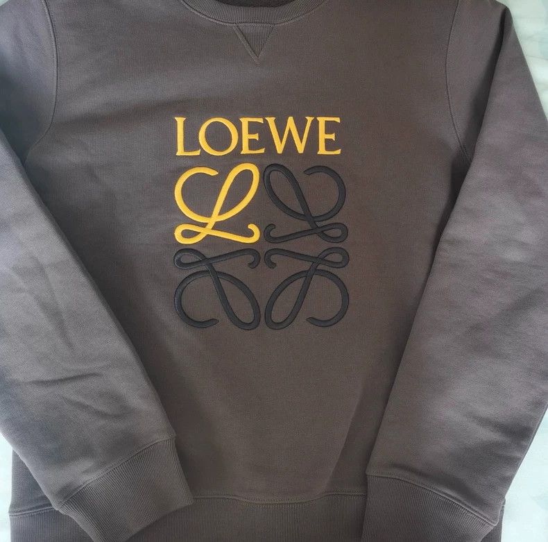 Loewe Loewe Letter Logo embroidered round neck long sleeve sweat Size US M / EU 48-50 / 2 - 1 Thumbnail