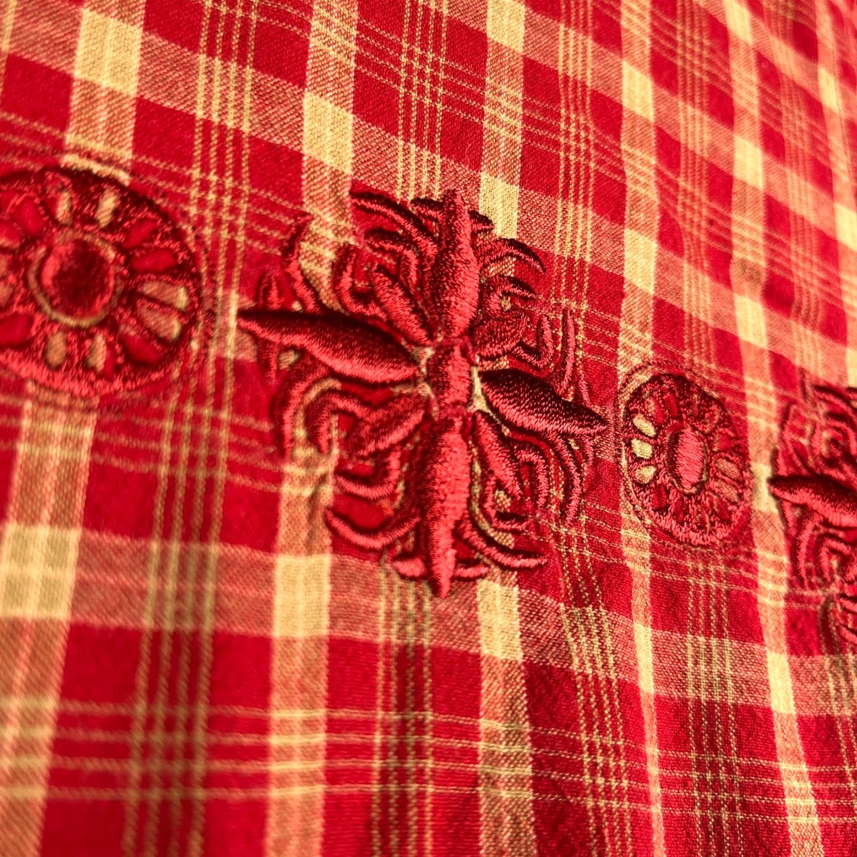 Tommy Hilfiger Tommy Hilfiger Shirt Large Red Check Embroidered Floral Button-Up Long Sleeve Size US L / EU 52-54 / 3 - 3 Thumbnail
