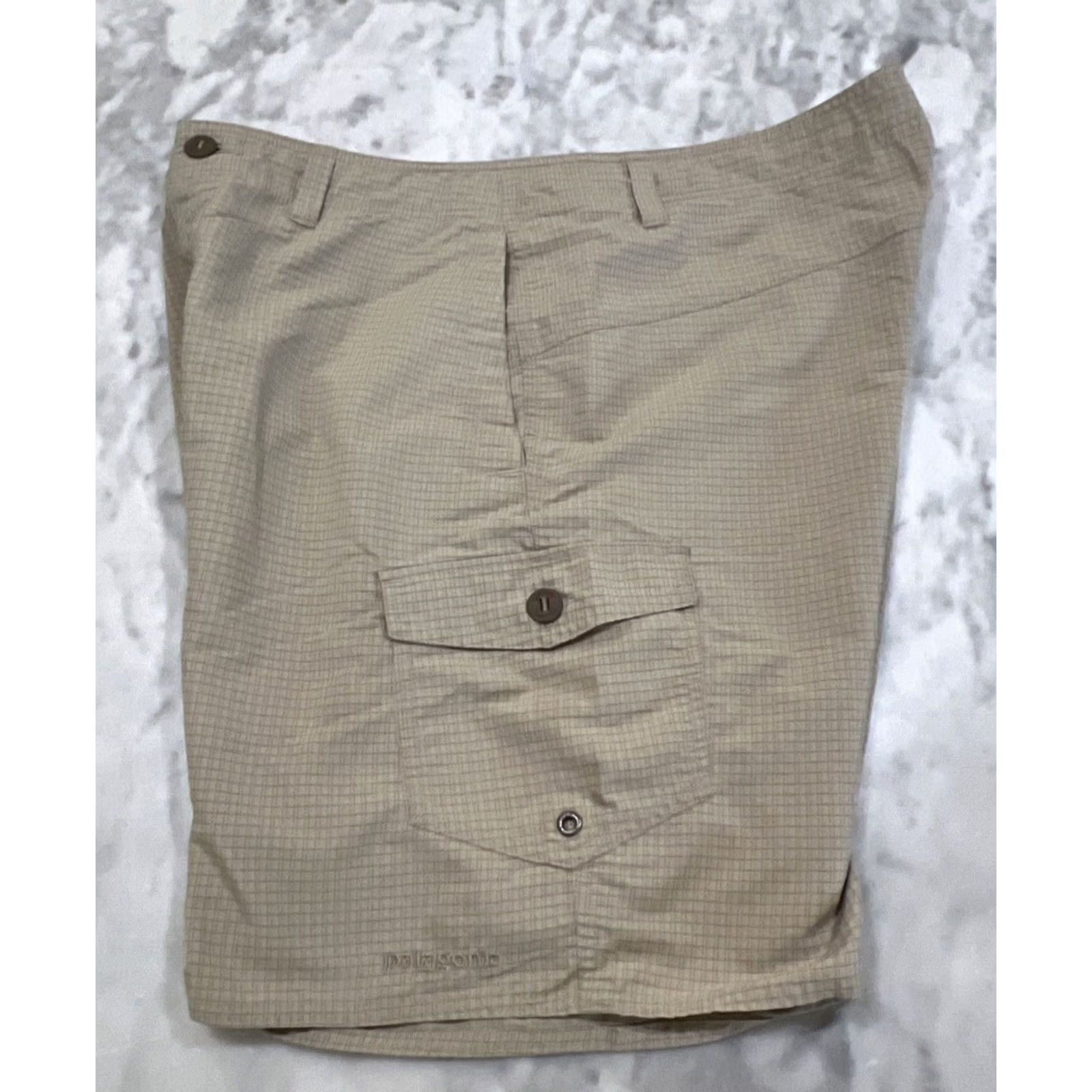 Patagonia Patagonia Shorts Men’s 36 Lightweight Nylon Cargo Button Fly Drawstring Checker Cargo Pocket Summer Outdoor Mens Regular Daywear Shorts Size US 36 / EU 52 - 7 Thumbnail