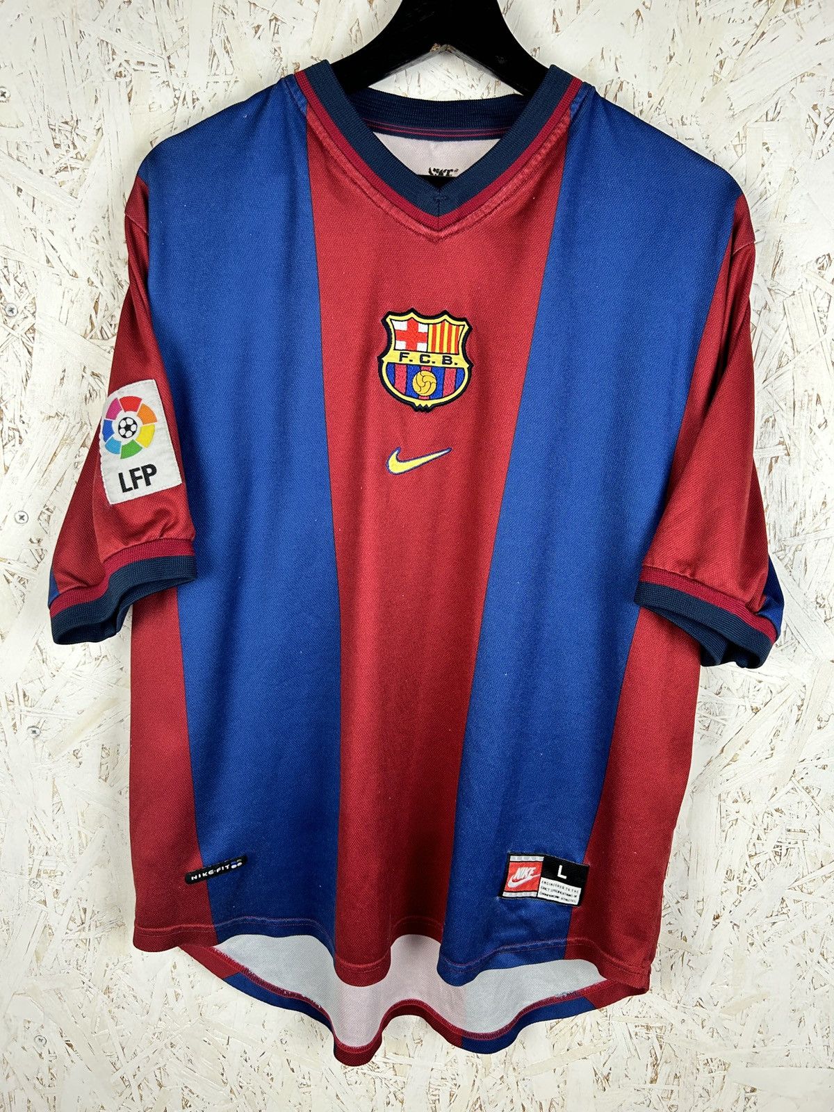 Nike 90s Nike FC Barcelona 1998/99 Home Kit Soccer Jersey L Size US L / EU 52-54 / 3 - 1 Thumbnail