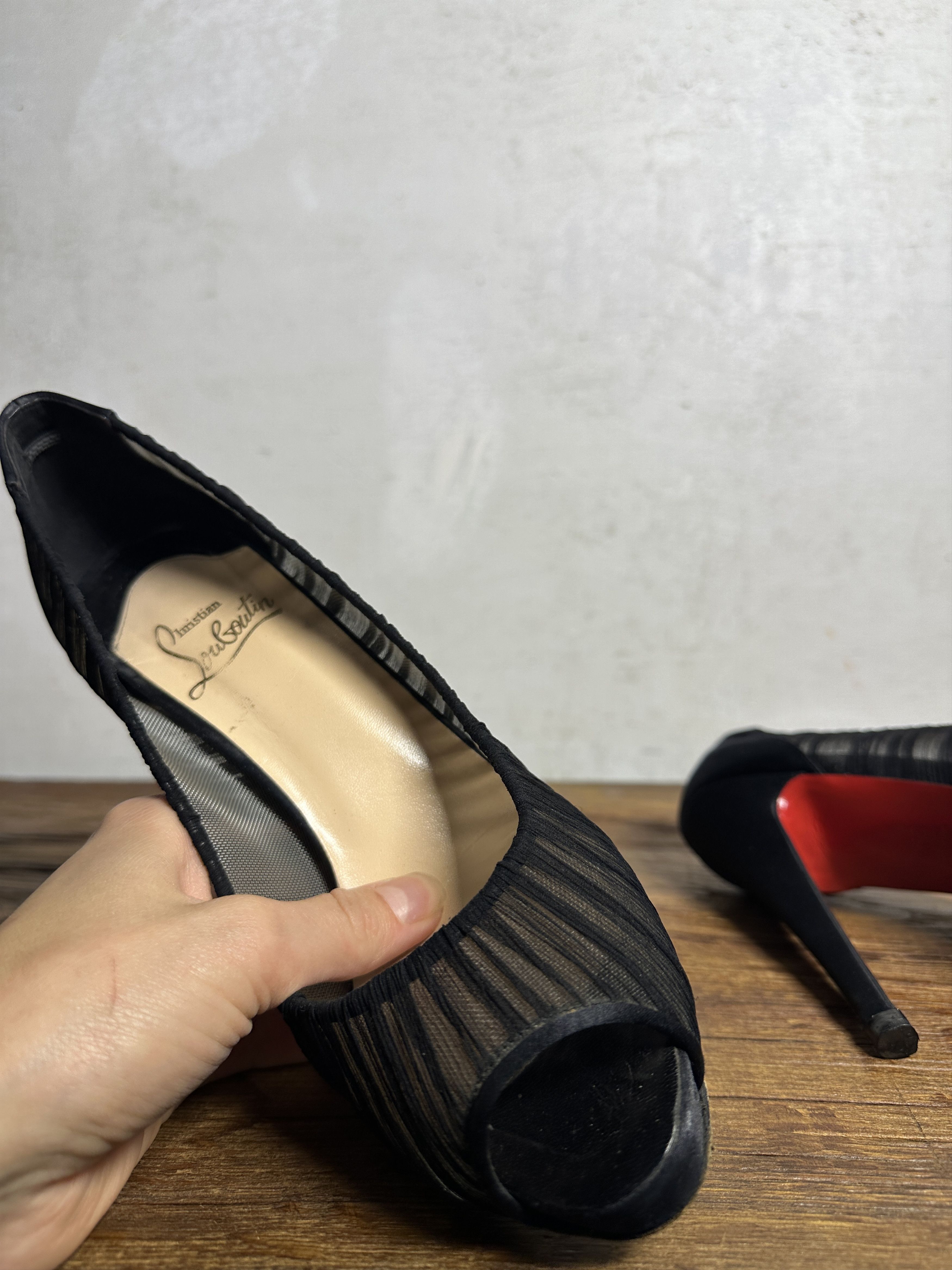 Christian Louboutin Christian Louboutin Crepe Satin Ambrosina Peep Toe Pumps Size US 8.5 / IT 38.5 - 16 Thumbnail