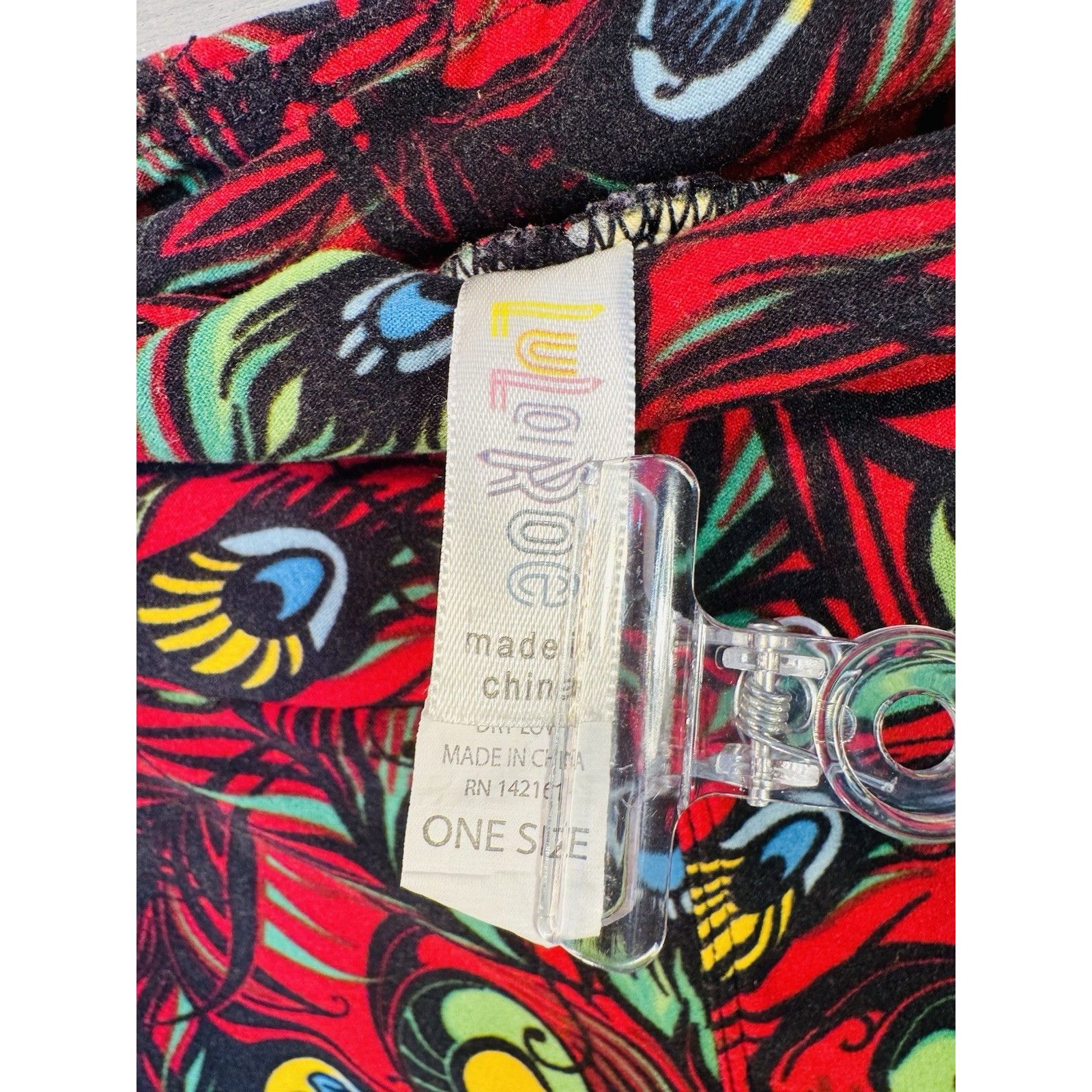 Other LuLaRoe Leggings OS One Size RED PEACOCK FEATHERS Used Condi Size 29" - 7 Thumbnail