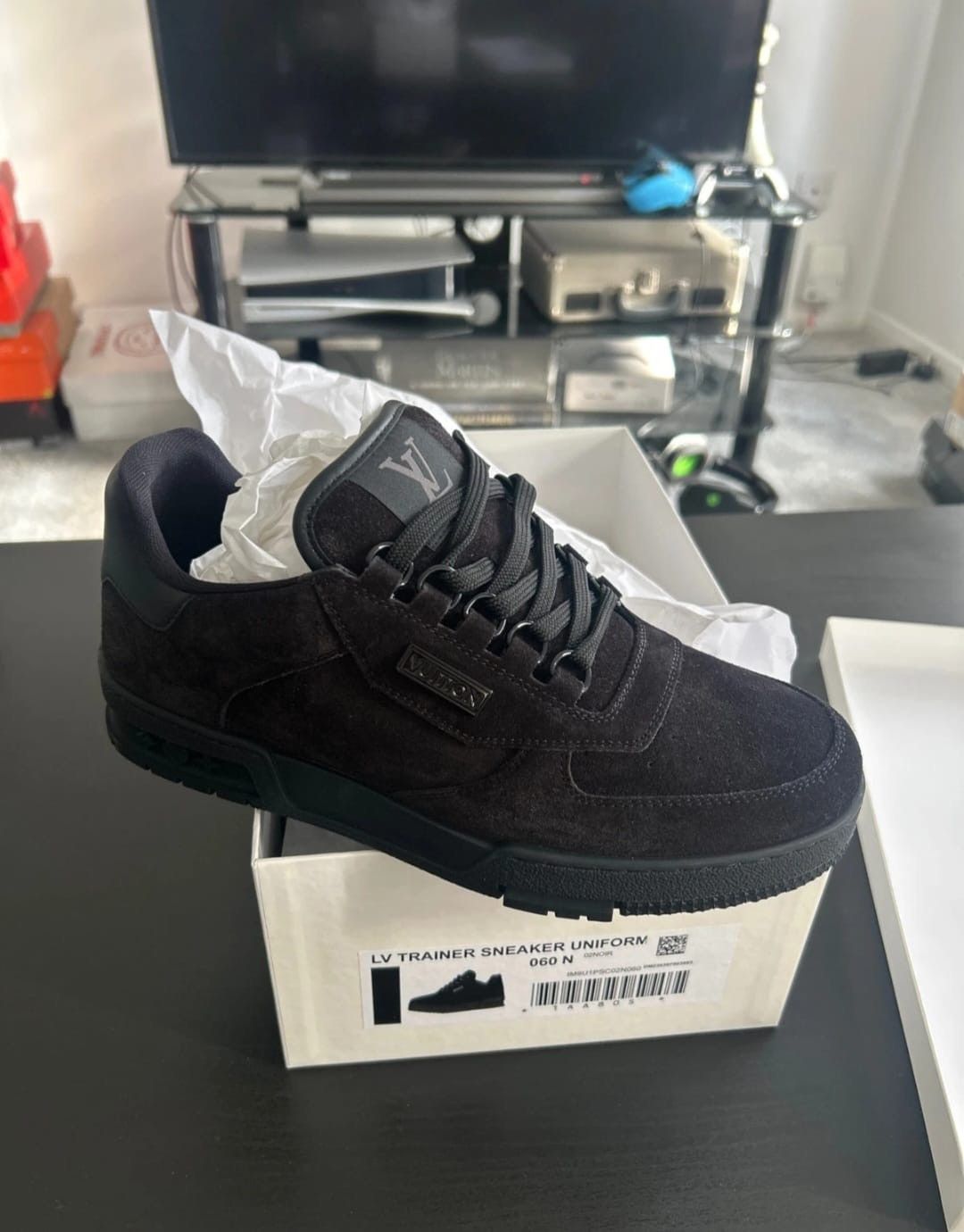 Louis Vuitton Louis Vuitton Uniform Sneakers - Black Suede. UK6. EU40 Size US 7 / EU 40 - 20 Thumbnail