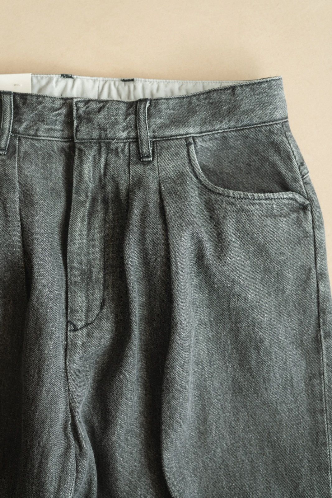 Farah FARAH TWO TUCK WIDE TAPERED PANTS 24FW Size US 32 / EU 48 - 3 Thumbnail