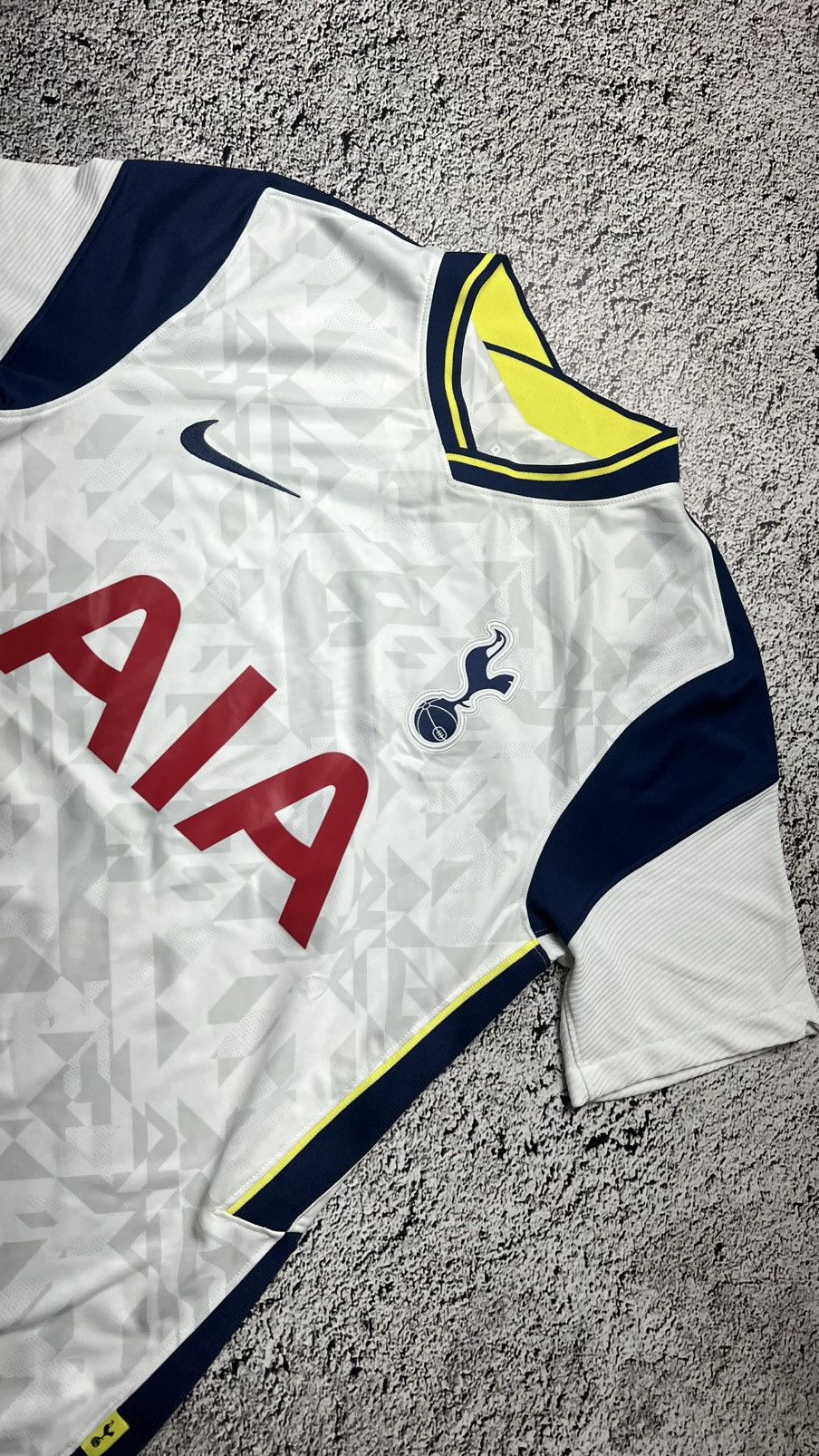 Nike 2020-2021 Nike Tottenham Hotspur jersey Size US S / EU 44-46 / 1 - 2 Thumbnail