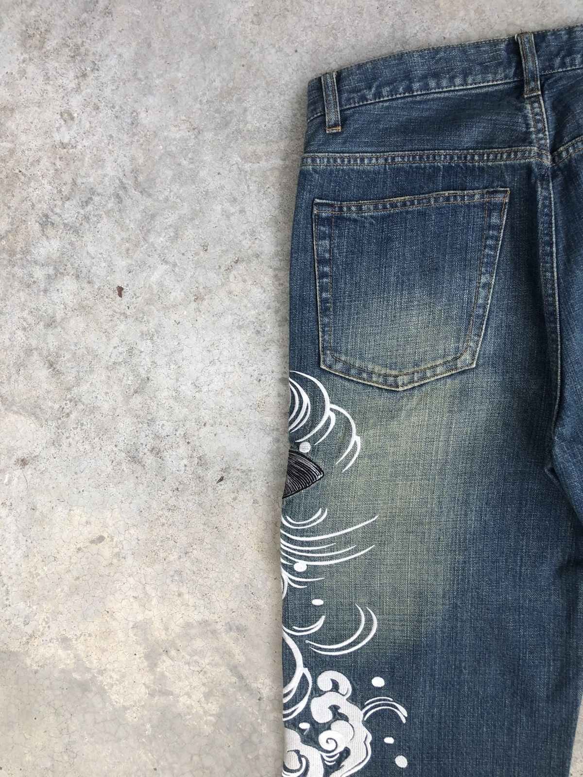 Karakuri Tamashii Karakuri Tamashii Embroidered Jeans Distressed Size US 32 / EU 48 - 9 Thumbnail