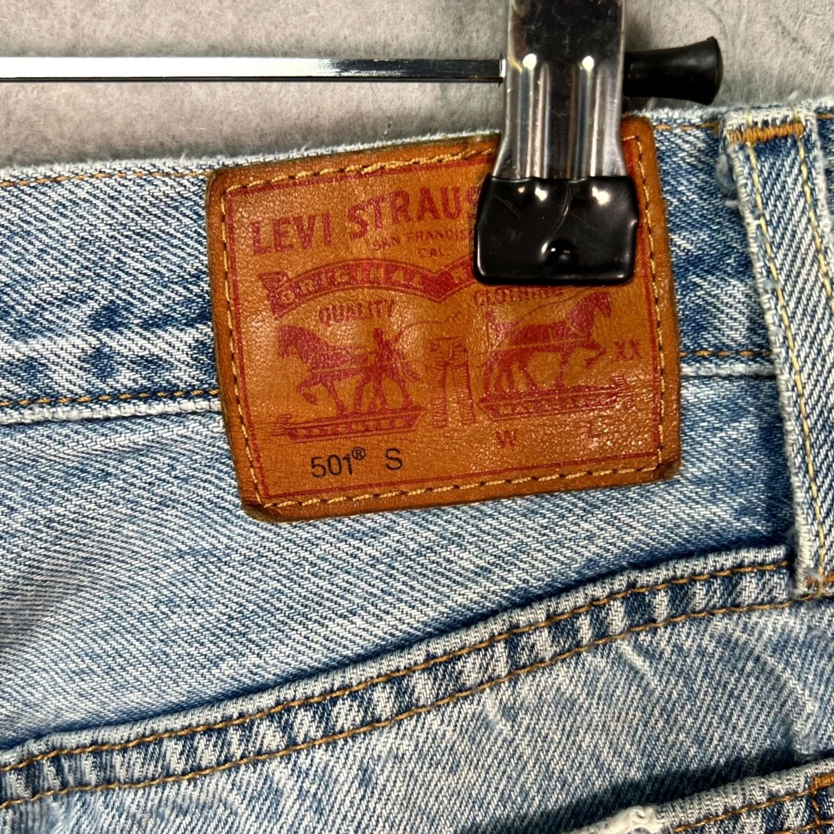 Levi's Levi's 501 Jeans Womens Size 25 Button-Fly Light Wash Distressed Regular 27 In Inseam Blue Cotton Denim Jeans Size 42" / US 20 - 3 Thumbnail