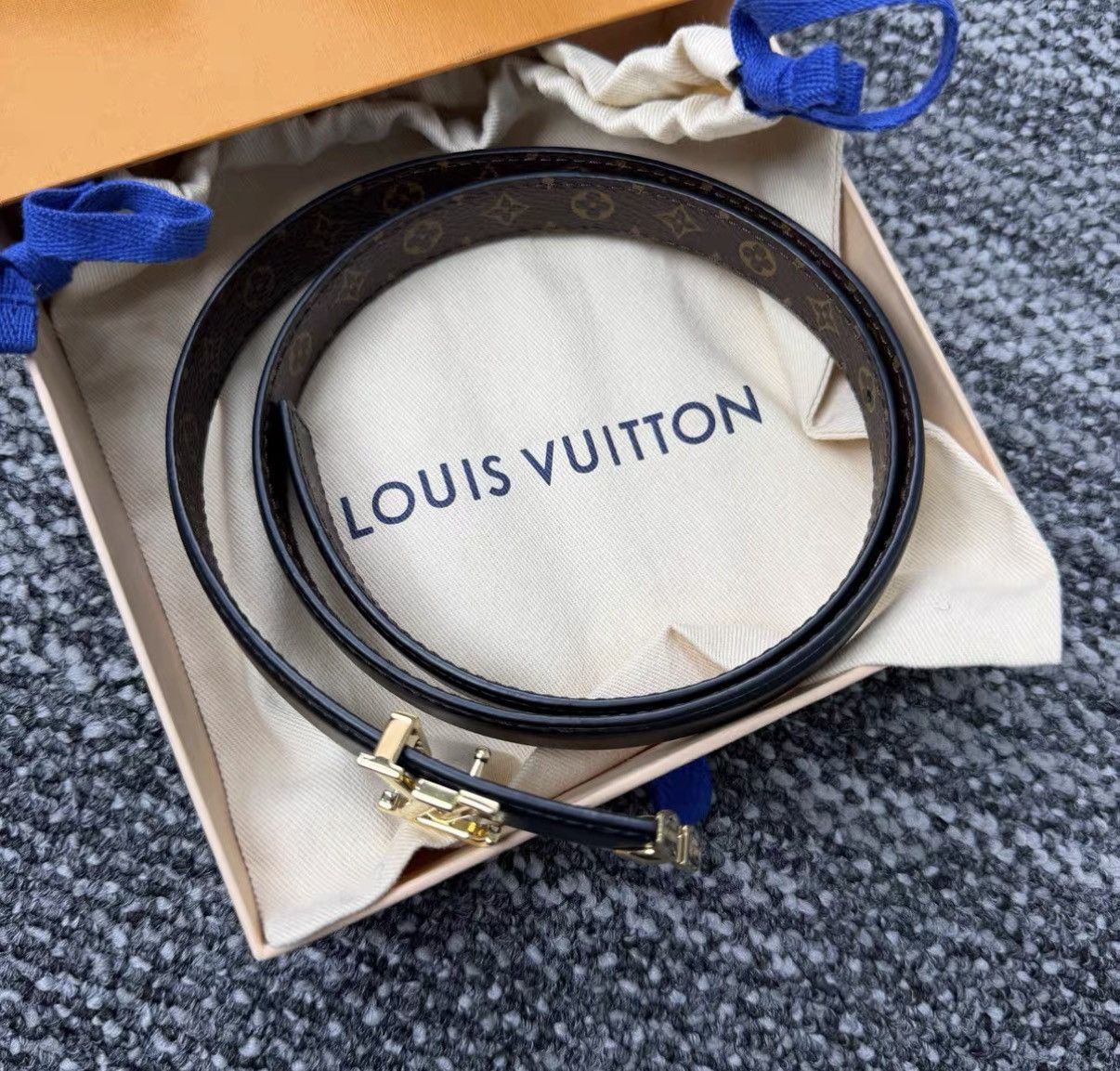 Louis Vuitton Louis Vuitton Initiales Reversible Monogram Belt J42 Size ONE SIZE - 2 Thumbnail
