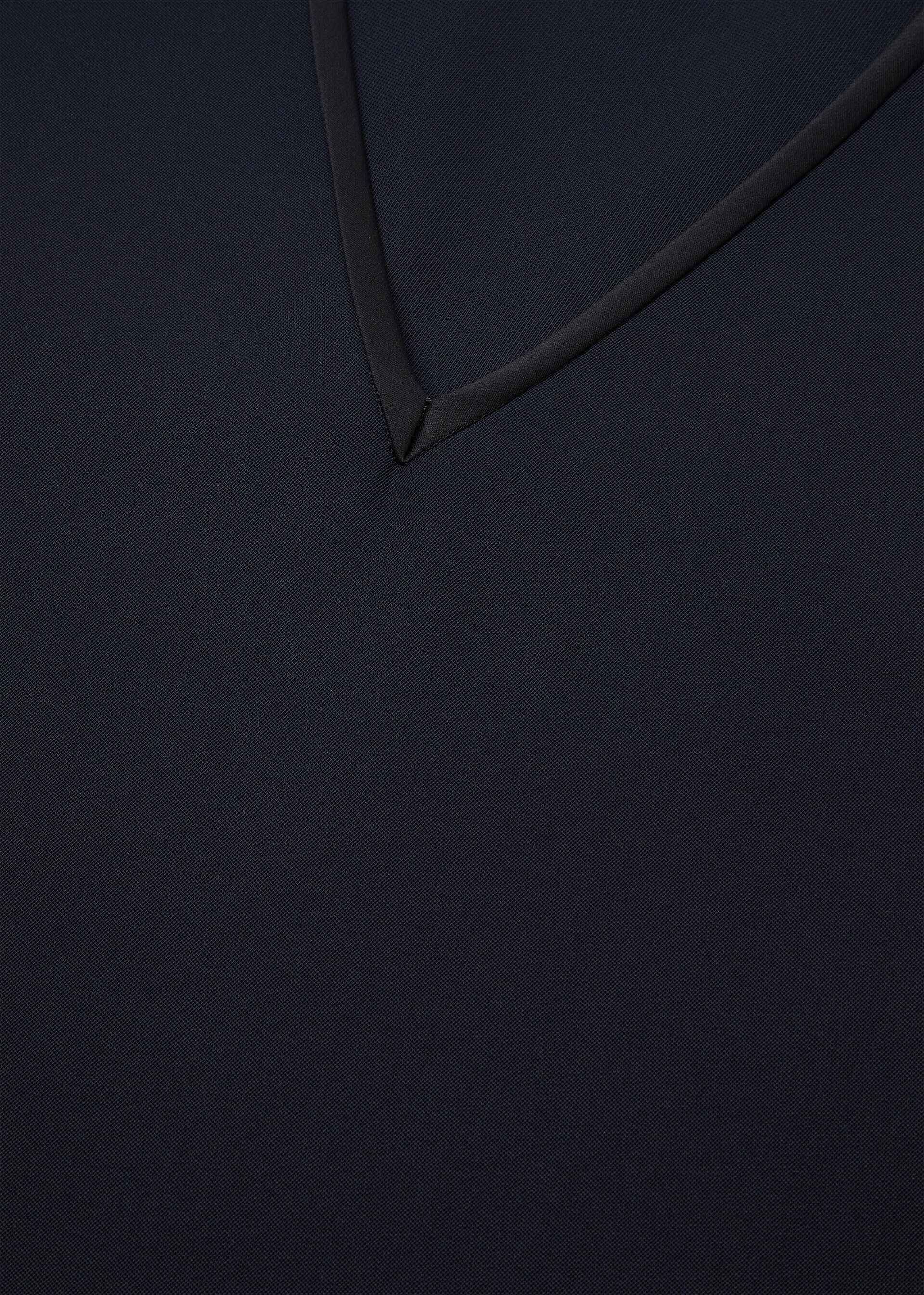 Loro Piana os11x0426 FAQ6631 Lillie T-Shirt in Navy Blue Size M / US 6-8 / IT 42-44 - 7 Thumbnail