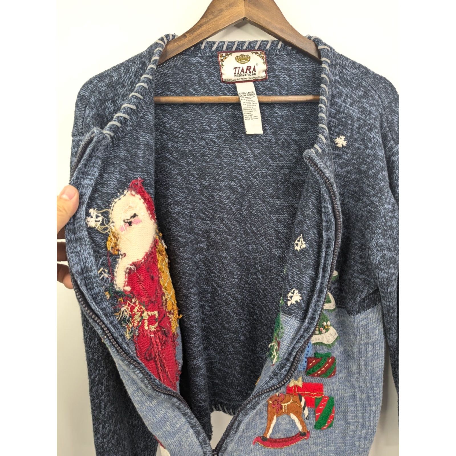 Vintage VINTAGE Holiday Tiara International Blue Santa & Tree Christmas Holiday Zip Sweater Cardigan Size XL / US 12-14 / IT 48-50 - 4 Thumbnail
