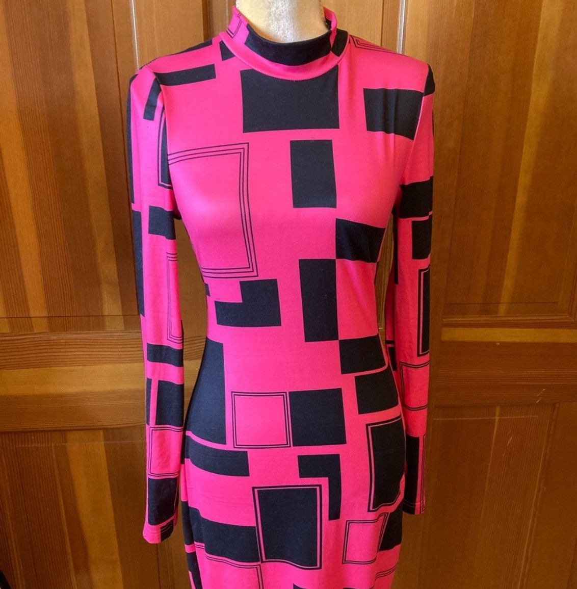 Designer × Other NWT, Lavishly Paris Women’s Vibrant Pink Geo Print Bodycon Size M / US 6-8 / IT 42-44 - 5 Thumbnail