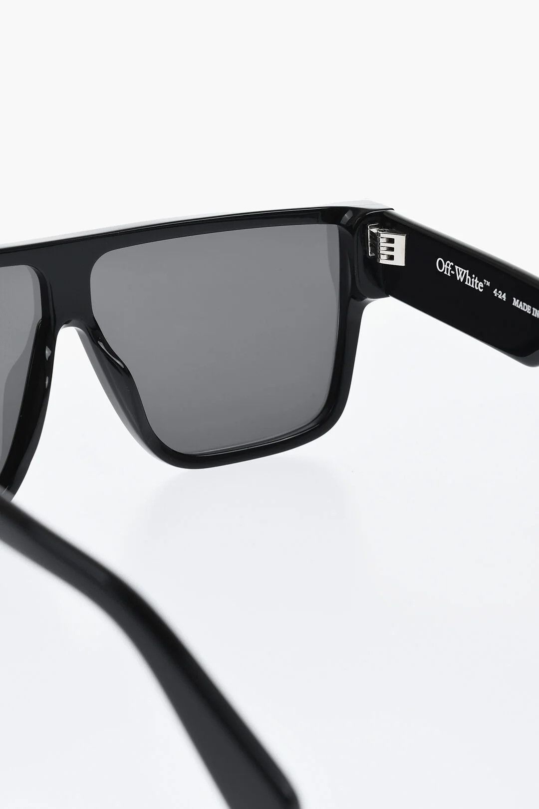 Off-White og1mm0426 Size: OS / Shield Sunglasses in Black Size ONE SIZE - 3 Thumbnail